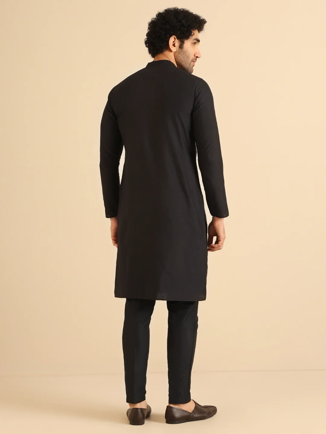 Black Cotton Blend Solid Long Kurta - Image 4