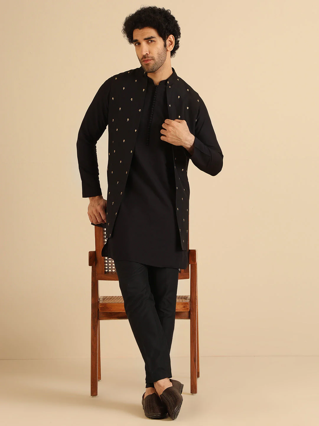 Black Embroidered Jacket Set - Image 8