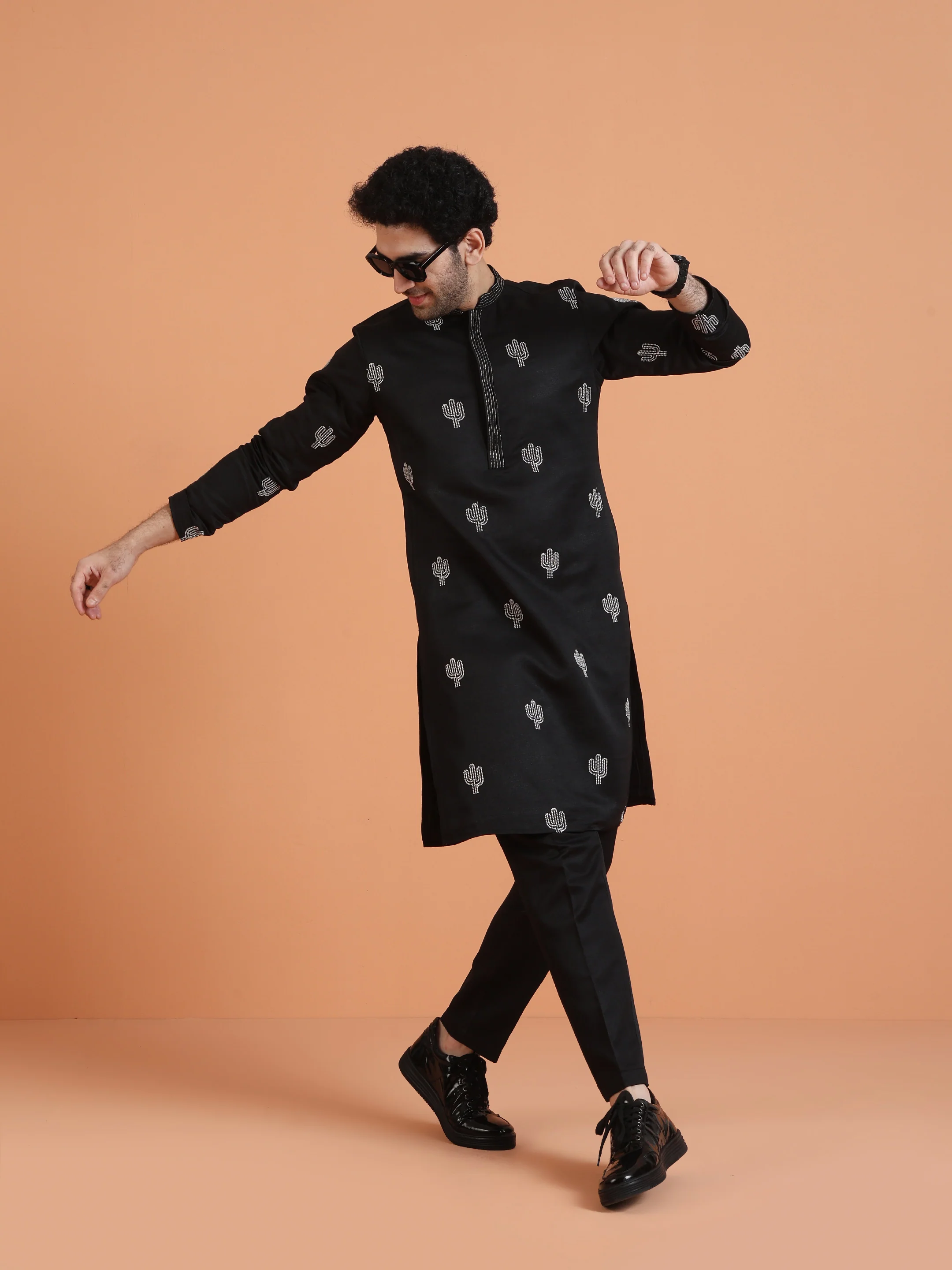 Black Embroidered Kurta with Black Trouser Set – Contemporary Festive Outfit