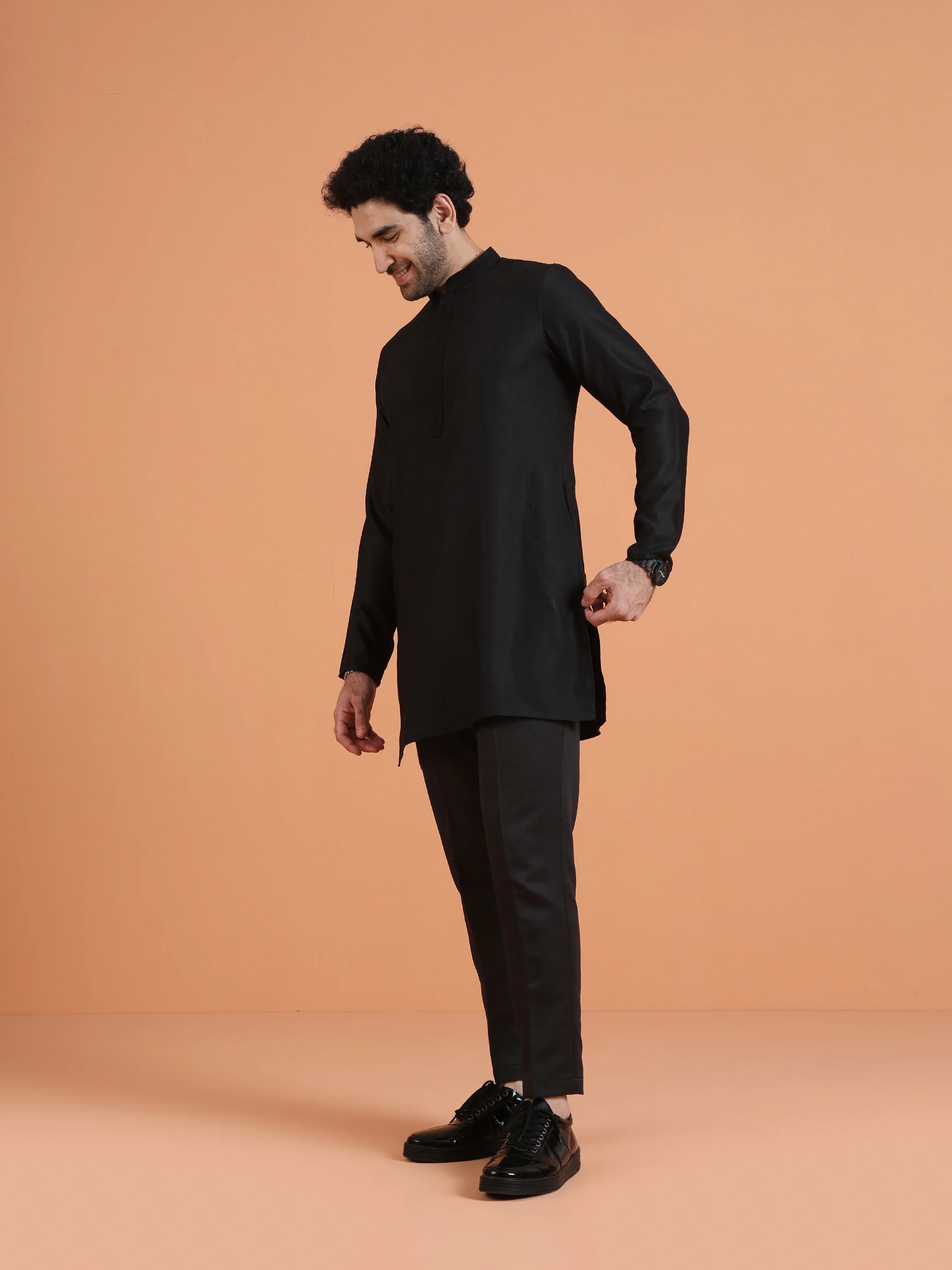 Black Silk Blend Solid Mid Kurta - Image 3