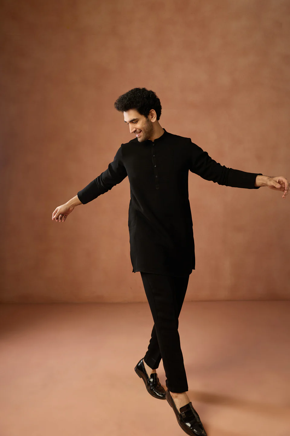 Black Silk Blend Solid Mid Kurta - Image 7