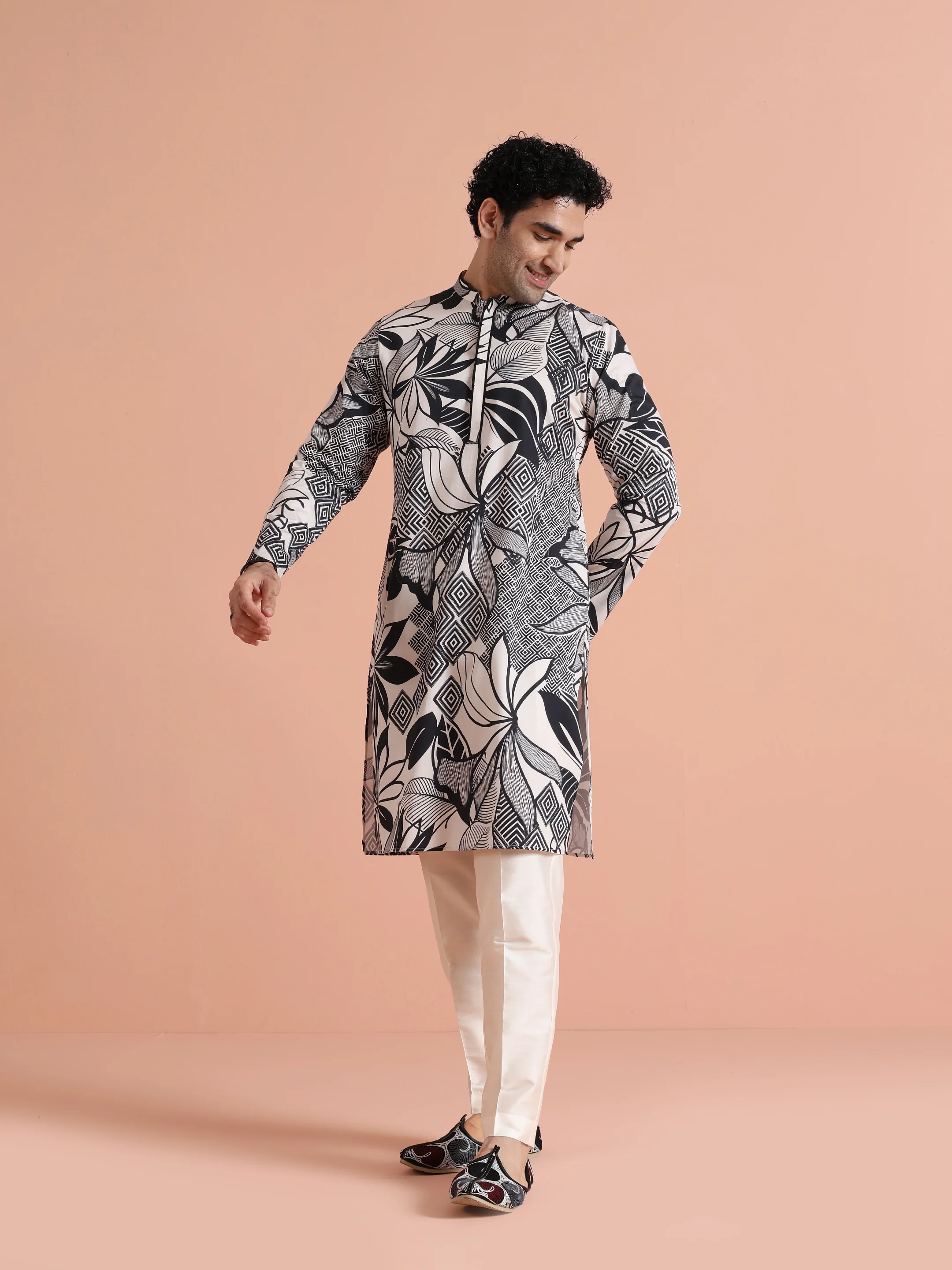 Black & White Printed Long Kurta - Image 3