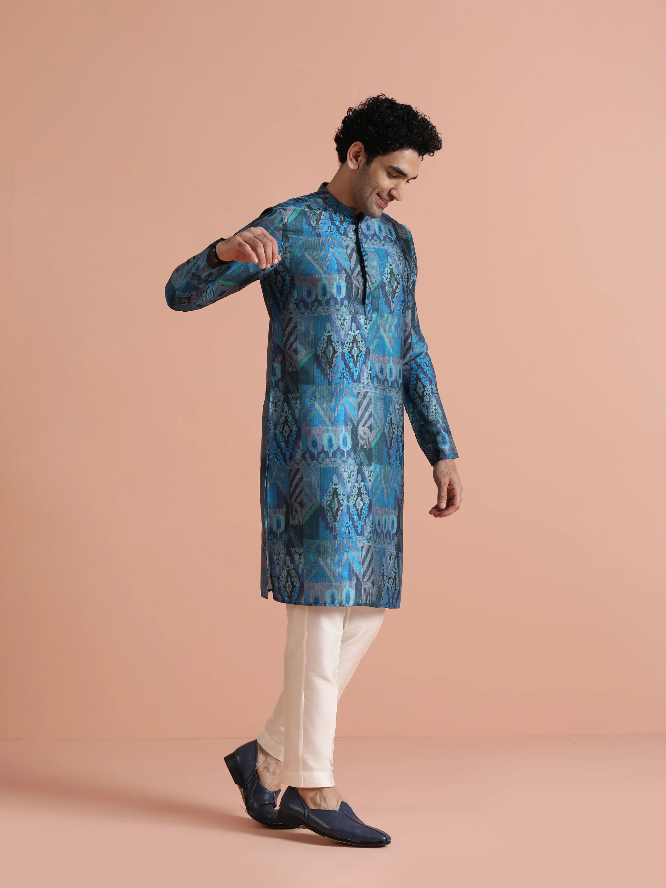 Blue Geometric Printed Kurta - Image 2