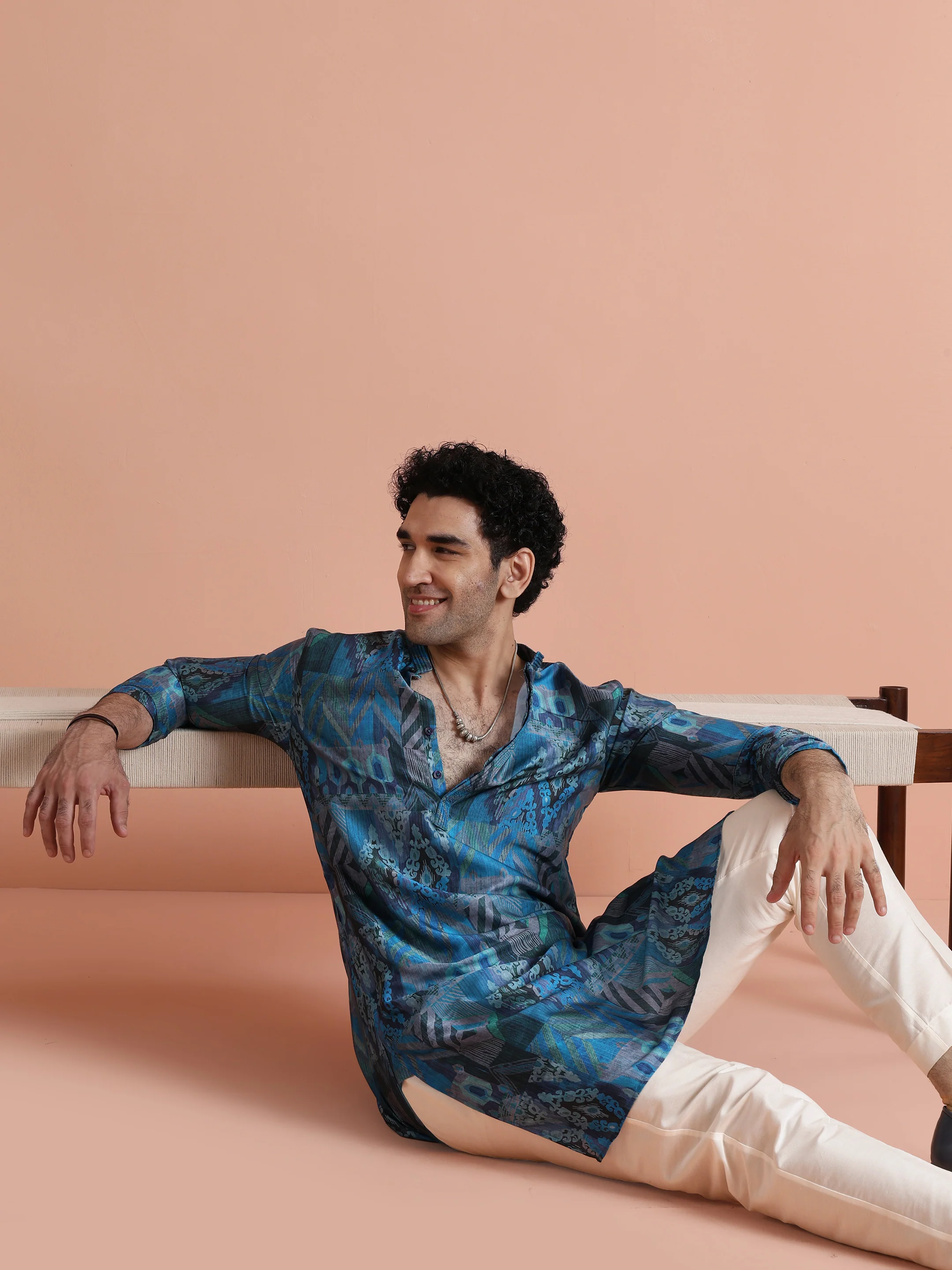 Blue Geometric Printed Kurta - Image 7