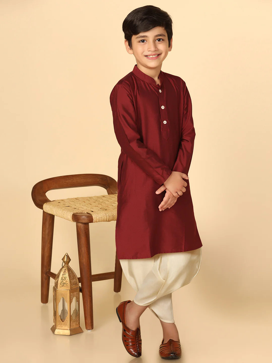 Boy's Maroon Cotton Blend Solid Dyed Kurta - Image 7