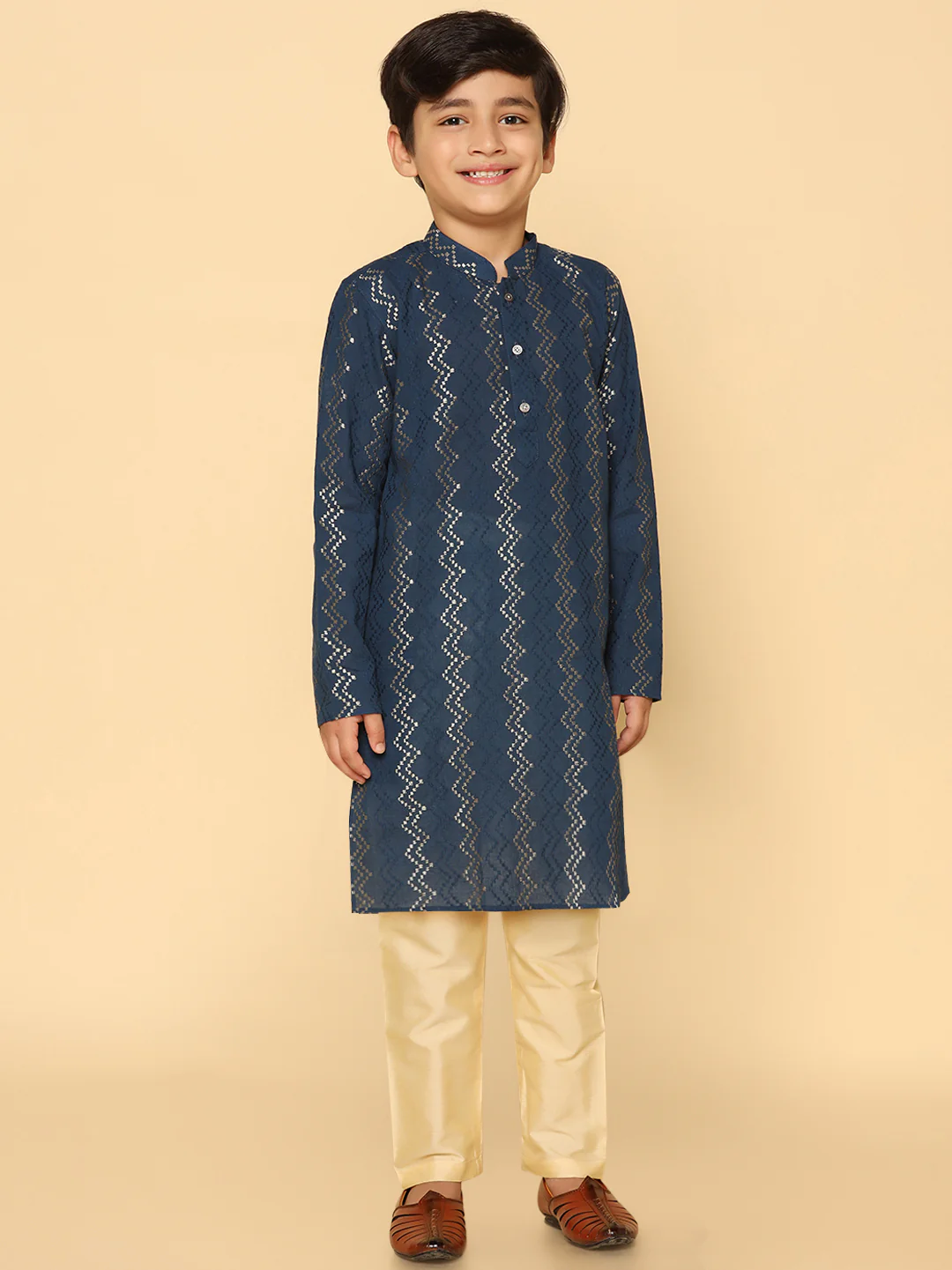 Boy's Navy Blue Cotton Blend Embroidered Kurta Pyjama Set - Image 6