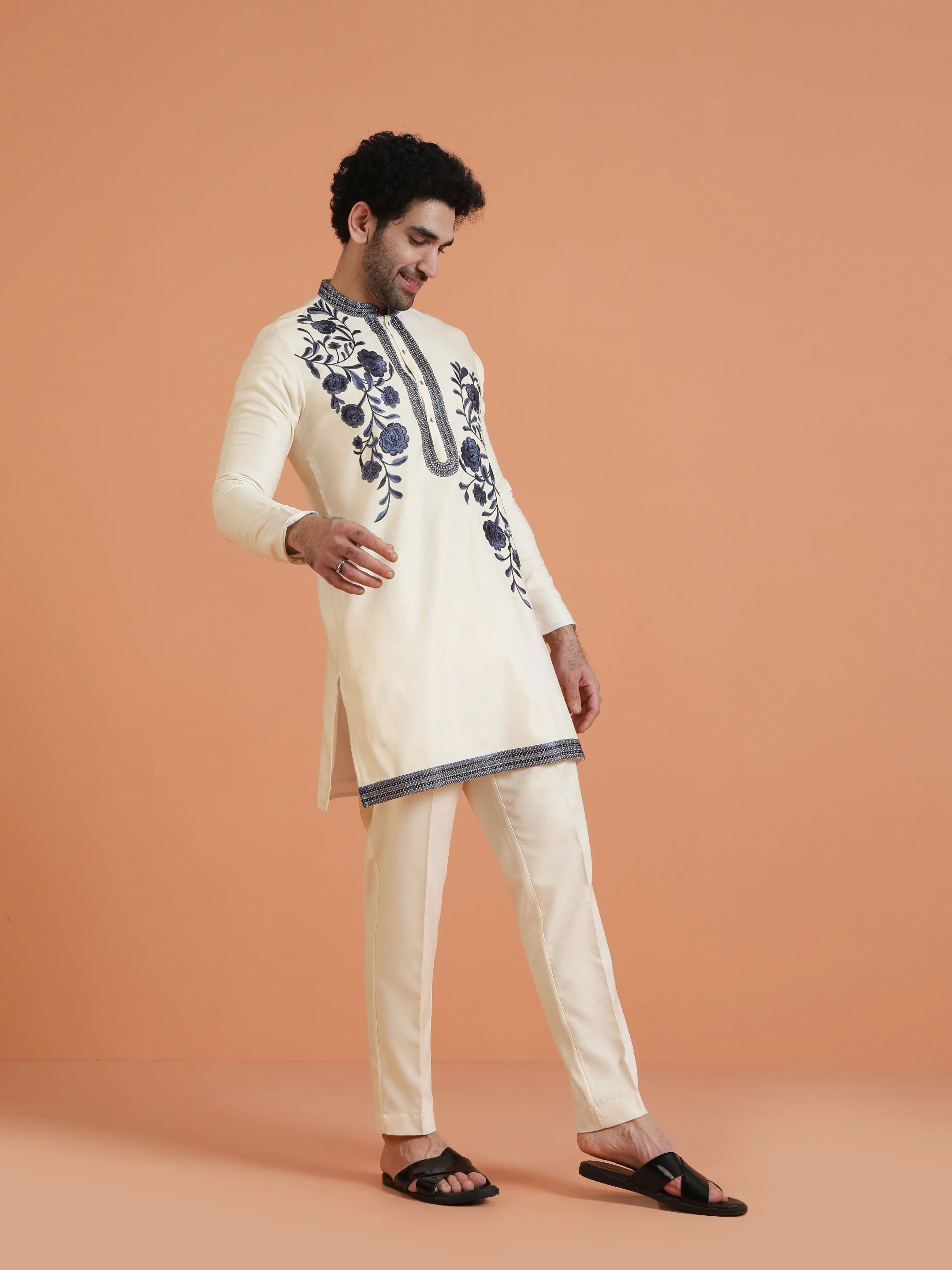 Cream Cotton Silk Embroidered Kurta - Image 2
