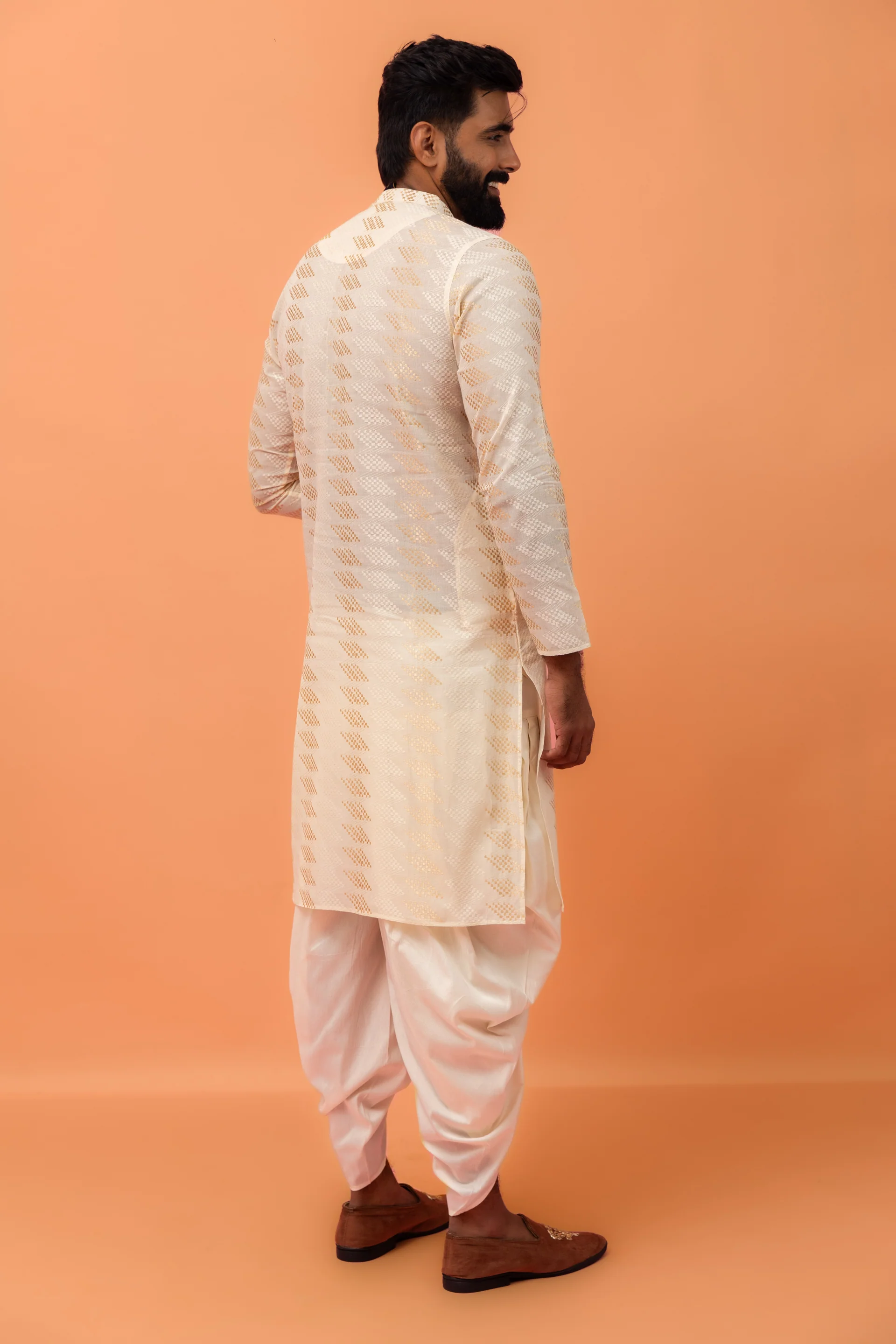 Cream Silk Blend Geometric Kurta Dhoti Set - Image 4