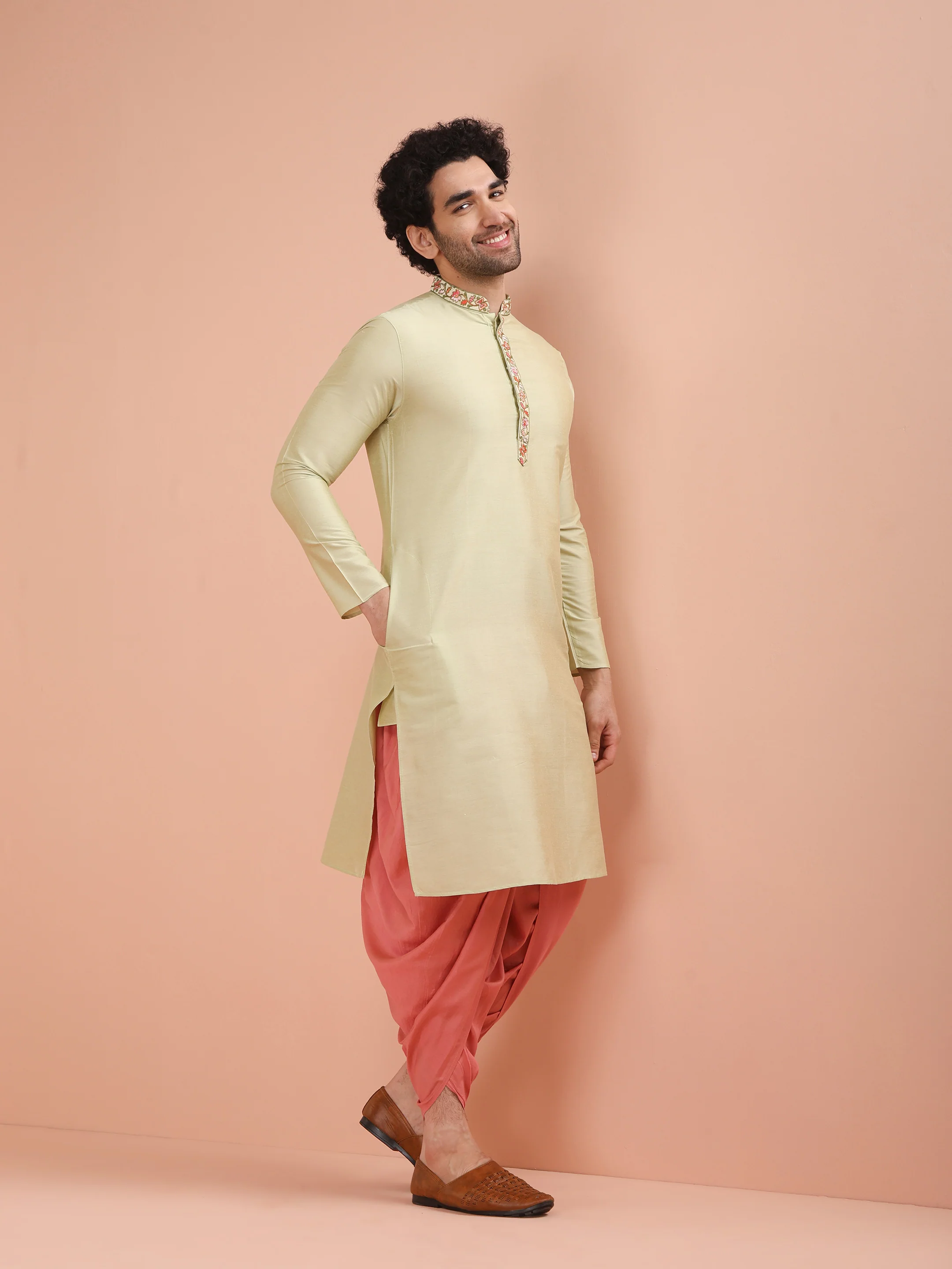 Green Silk Blend Embroidered Kurta - Image 2