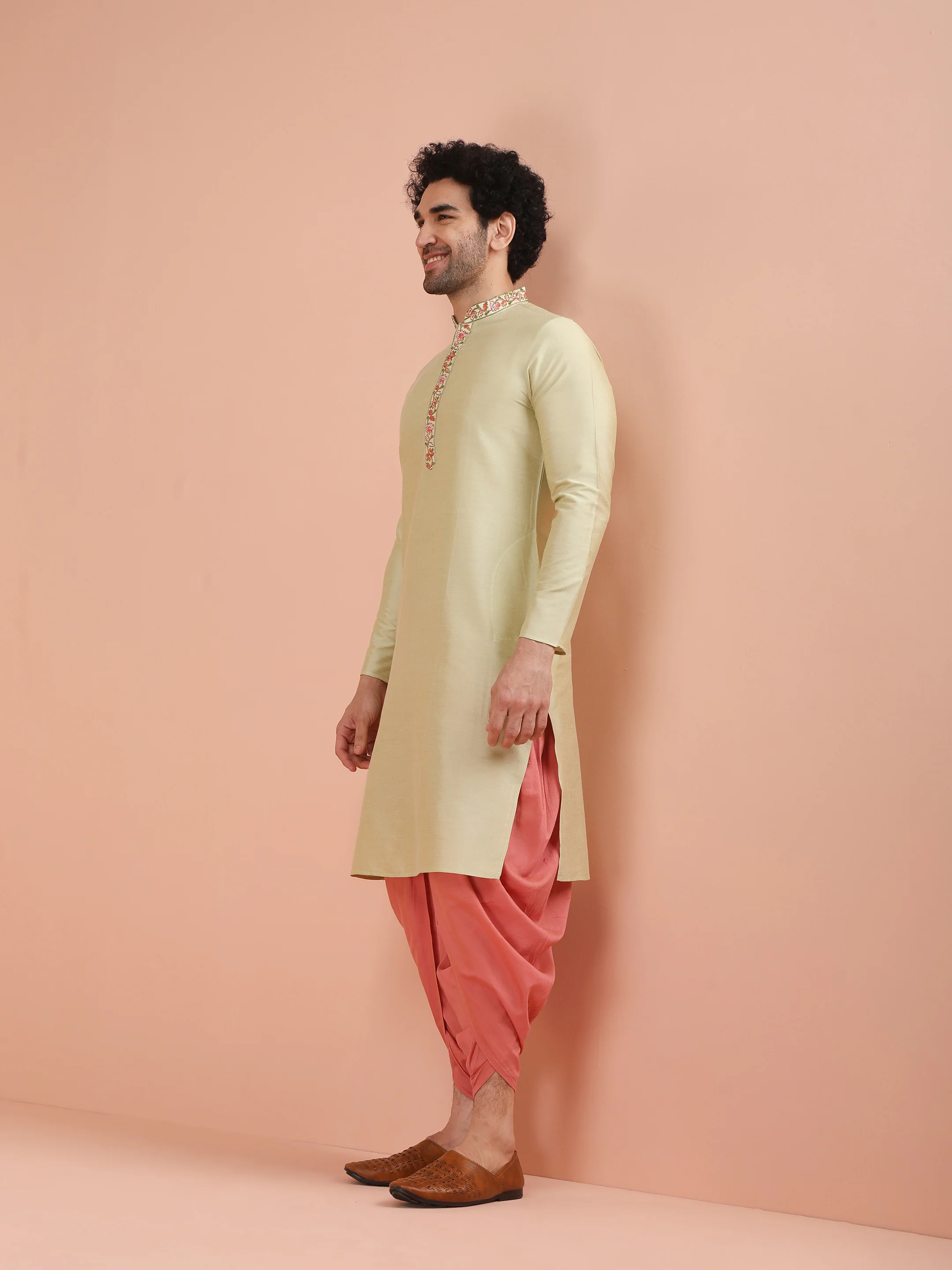Green Silk Blend Embroidered Kurta - Image 3