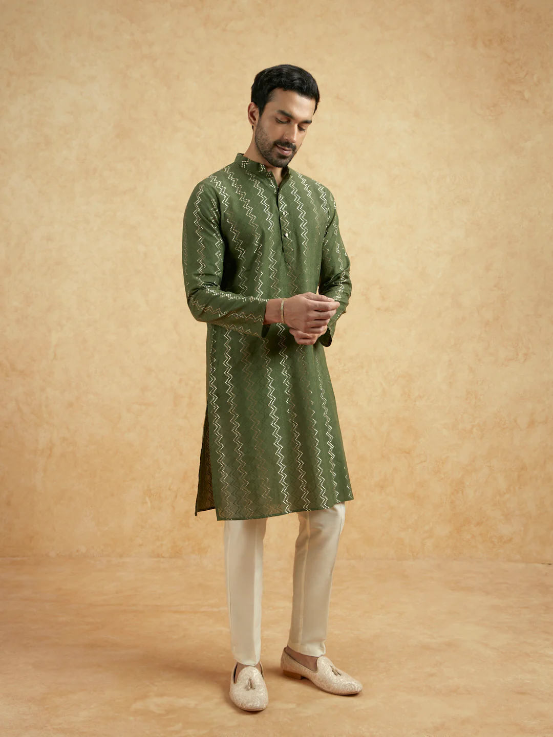 Green Silk Blend Textured Kurta Trouser Set - Image 2