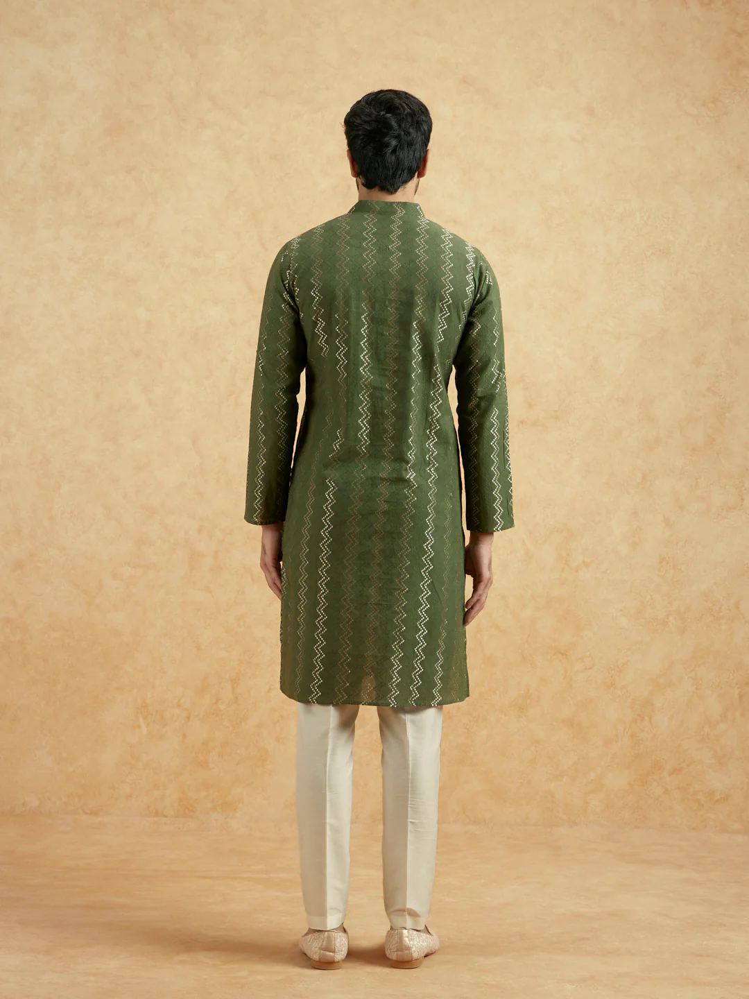 Green Silk Blend Textured Kurta Trouser Set - Image 4