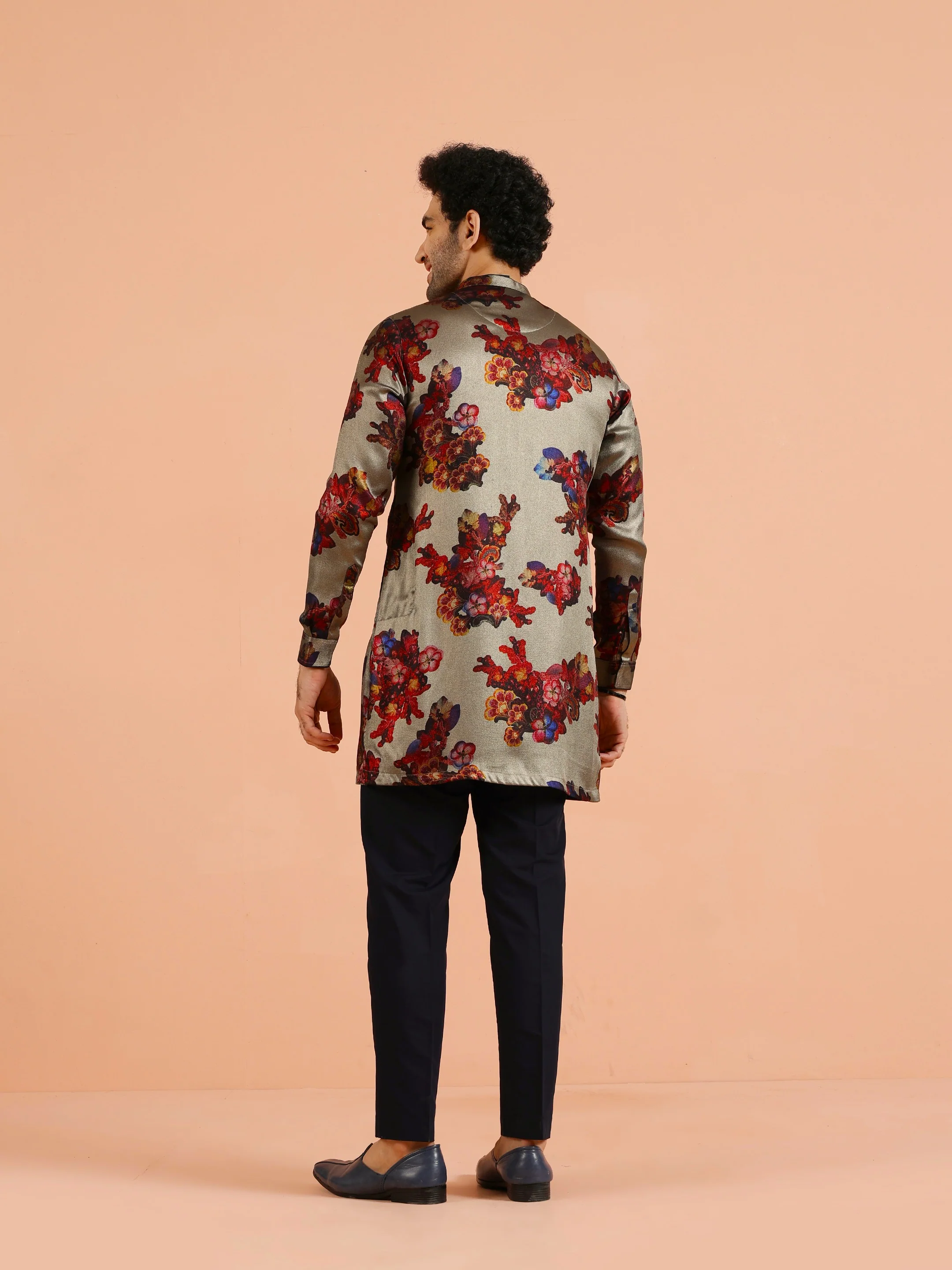 Grey Floral Silk Blend Kurta Set - Image 4