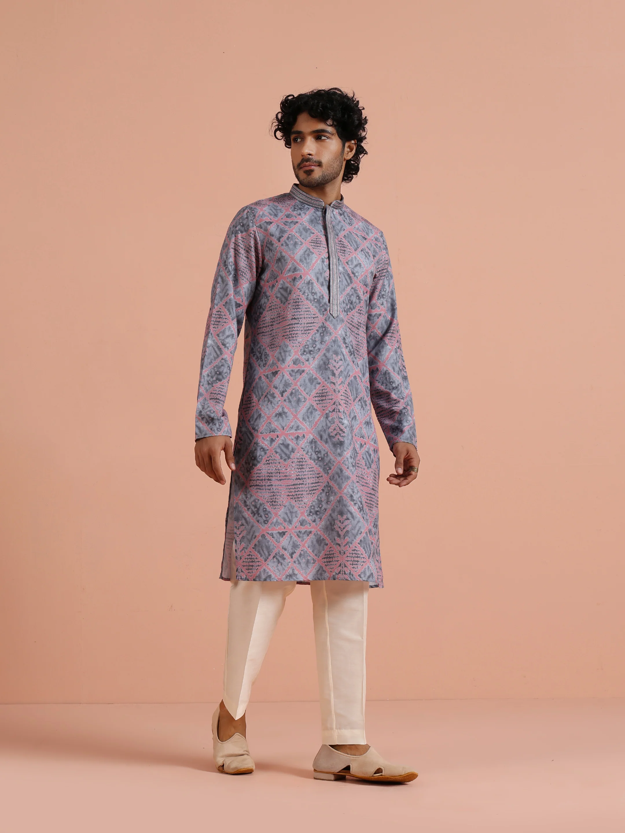 Grey & Pink Geometric Printed Kurta - Image 3