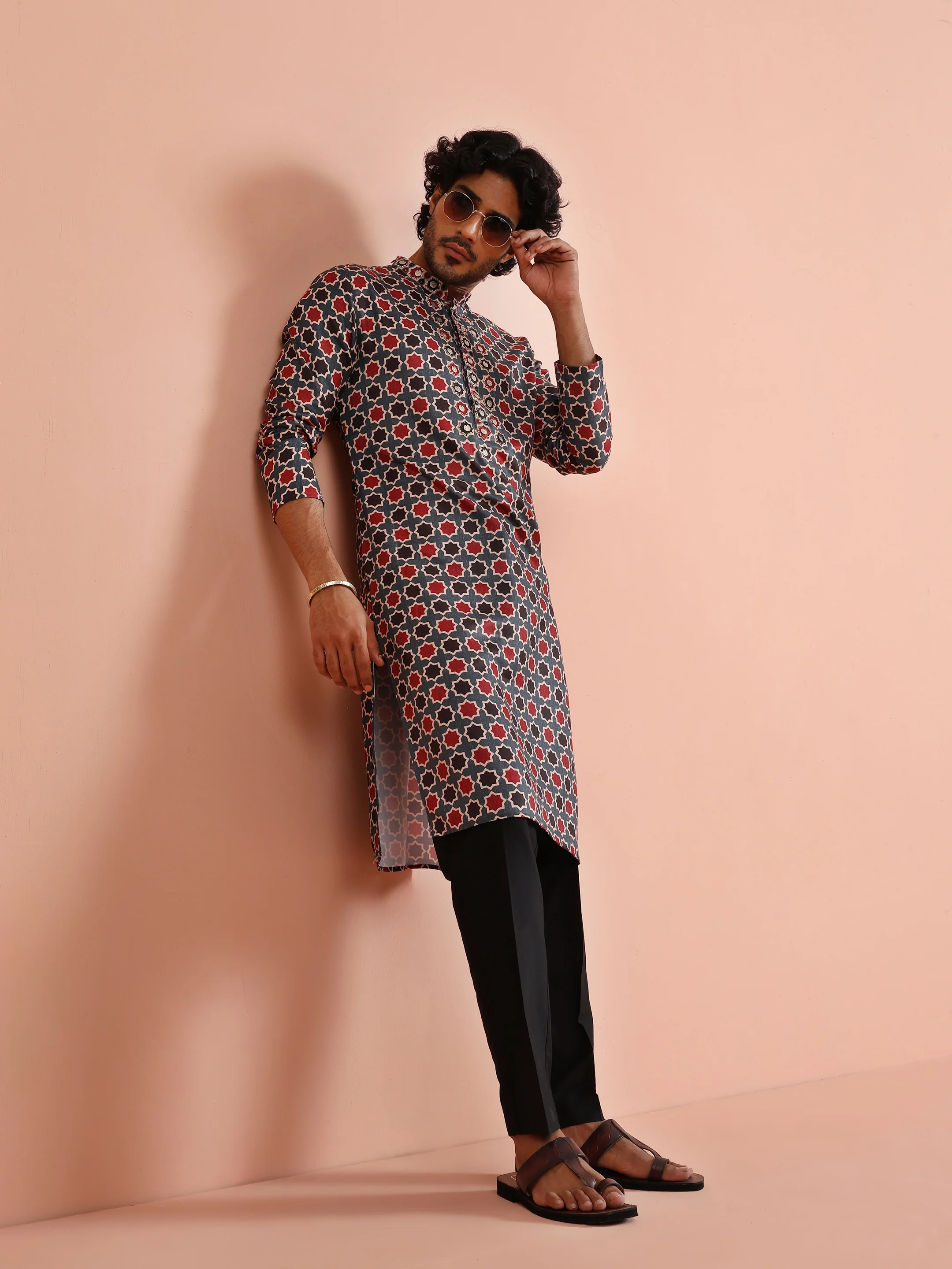 Grey & Red Geometric Printed Kurta - Image 7