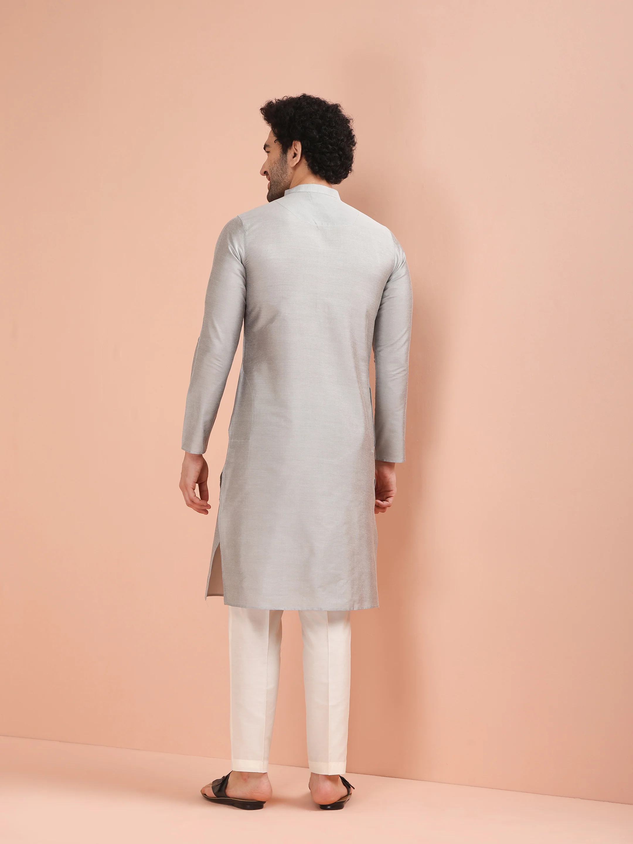 Grey Silk Blend Solid Kurta Trouser Set - Image 4