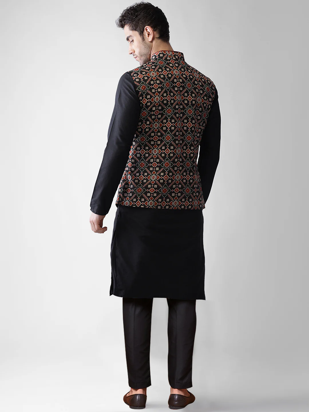 Kisah Men's Black Kurta Jacket Trousers Set - Image 4