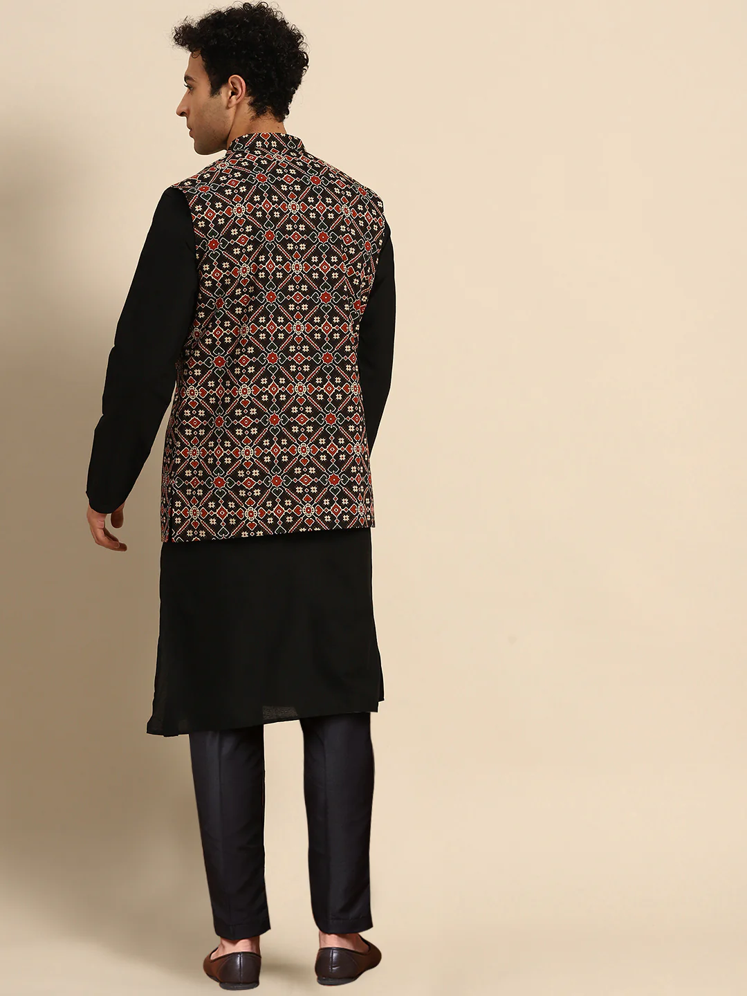 Black Multicolour Motif Jacket Kurta Trouser Set - Image 3