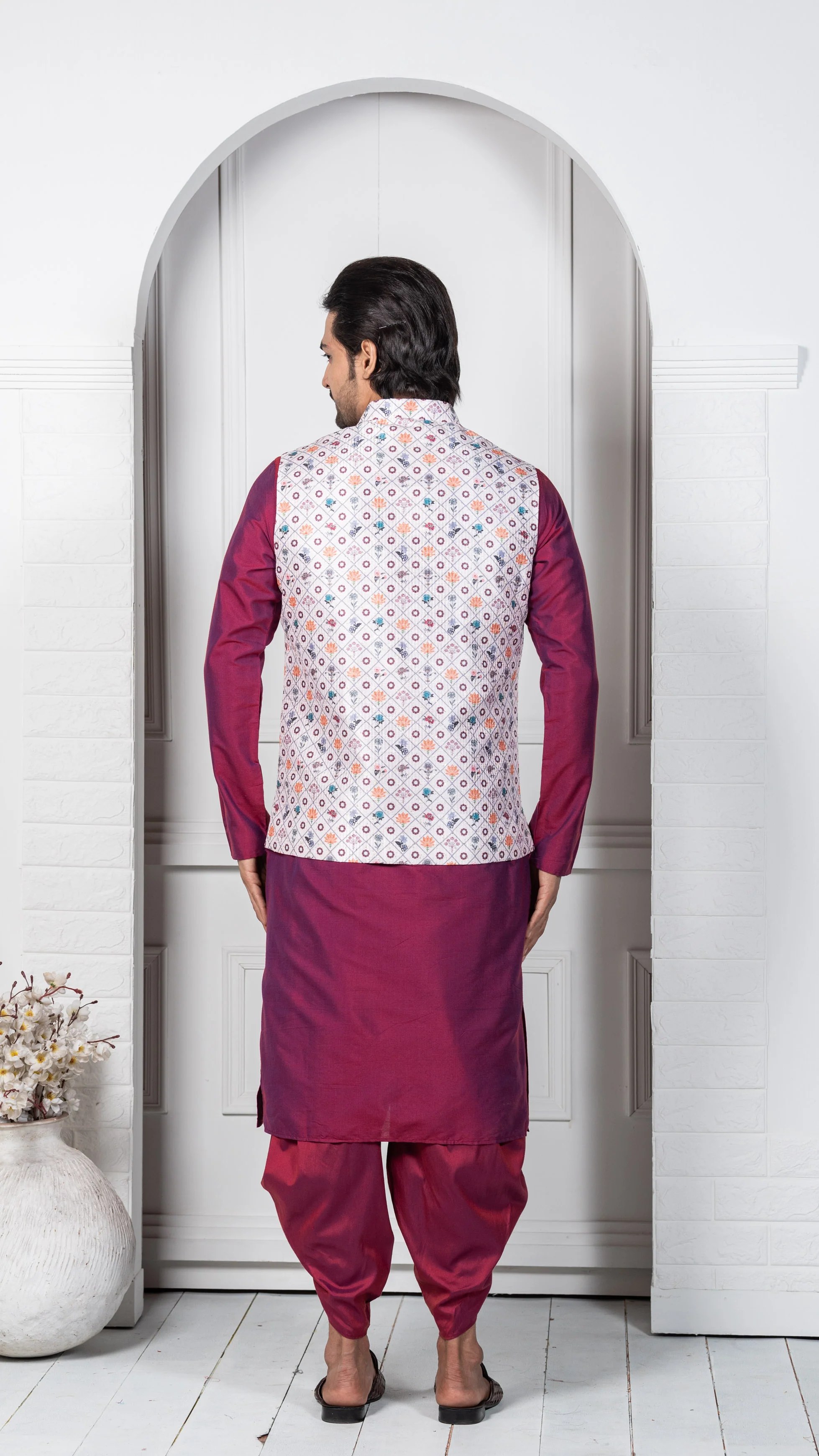 Kisah Men White Kurta Jacket Set - Image 4