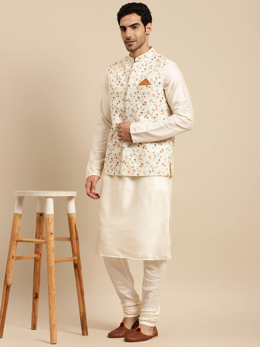 Men White kurta jacket set - Image 7