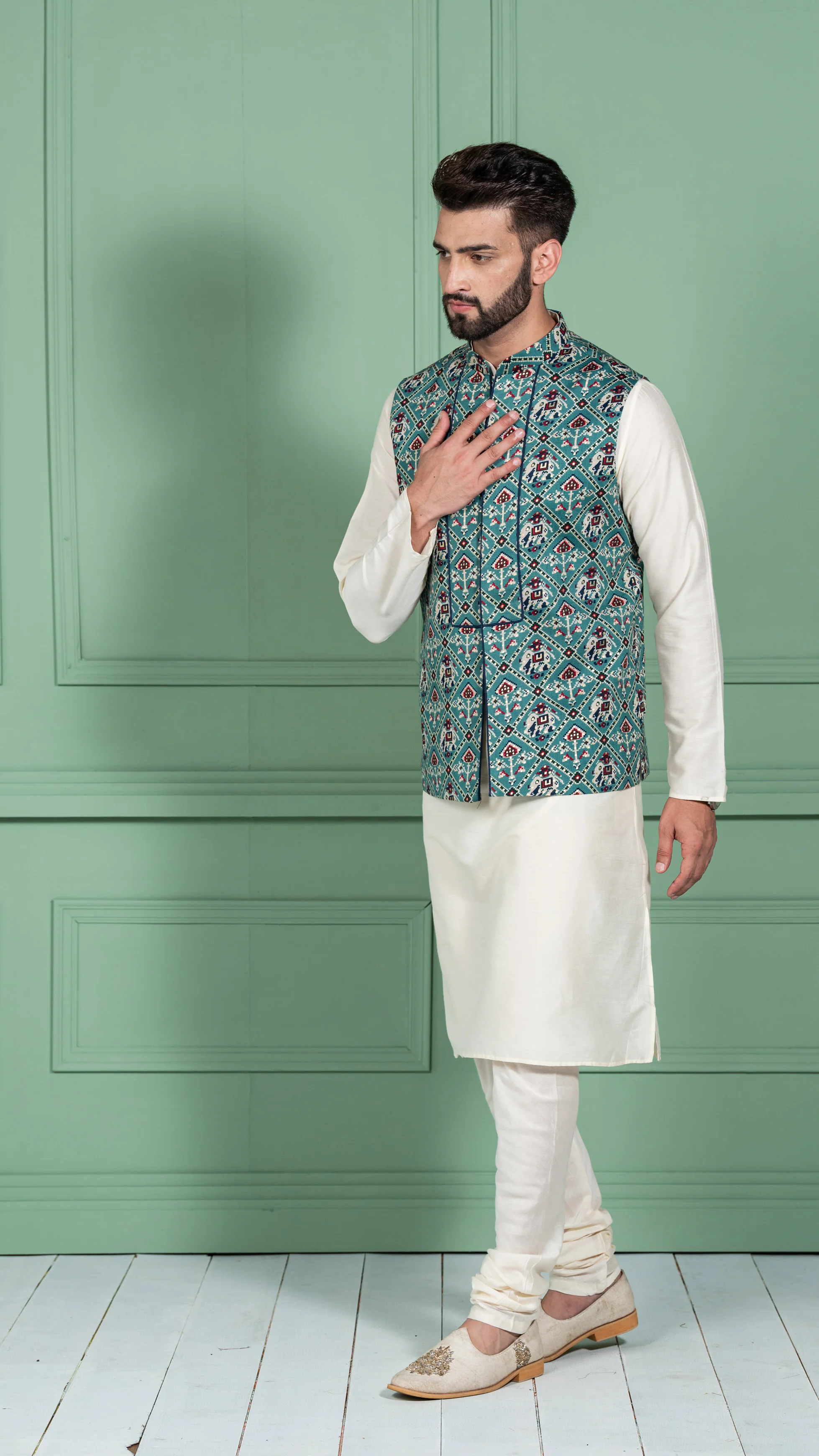 Men Green Kurta Jacket Set - Image 2