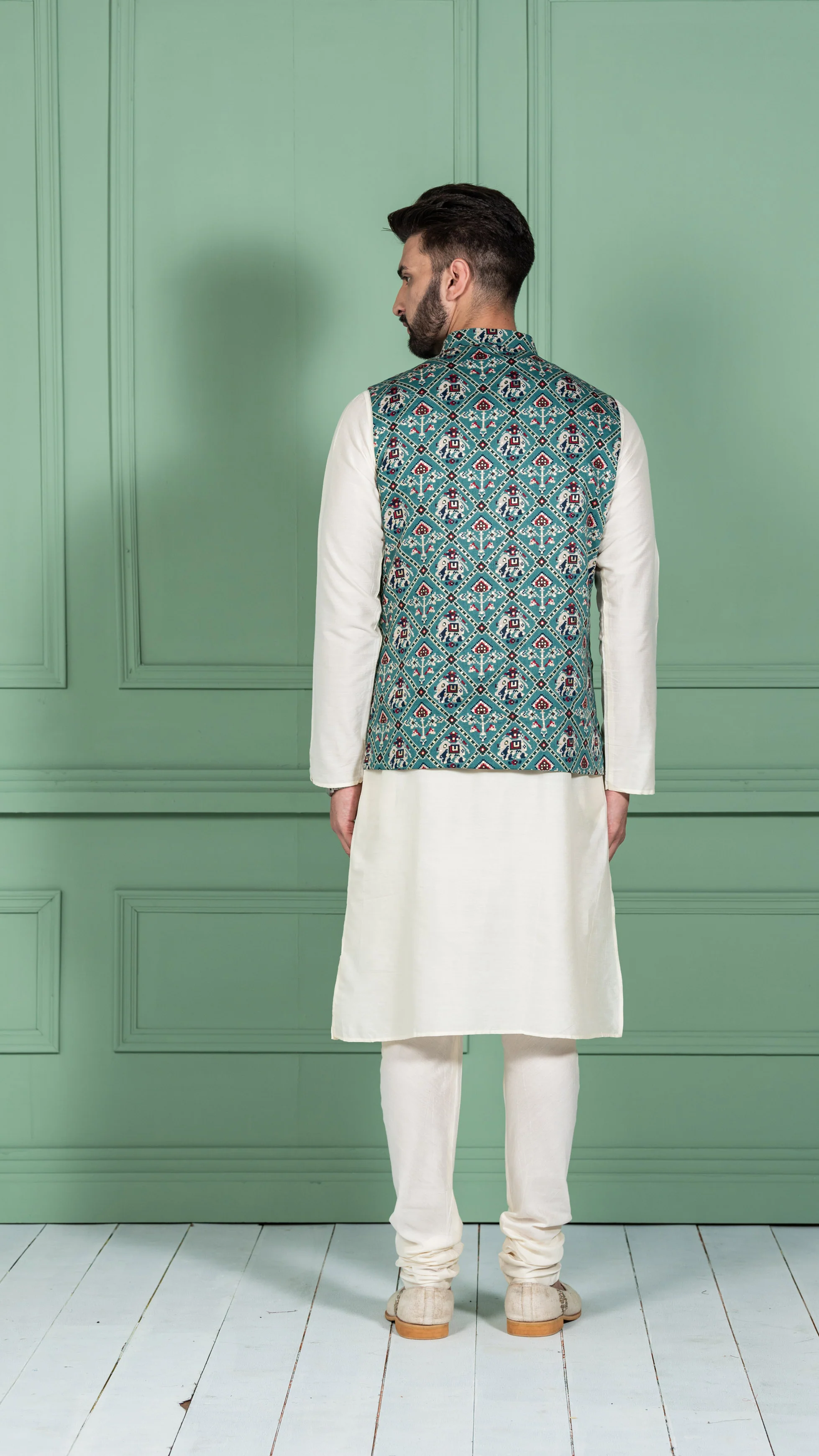 Men Green Kurta Jacket Set - Image 3