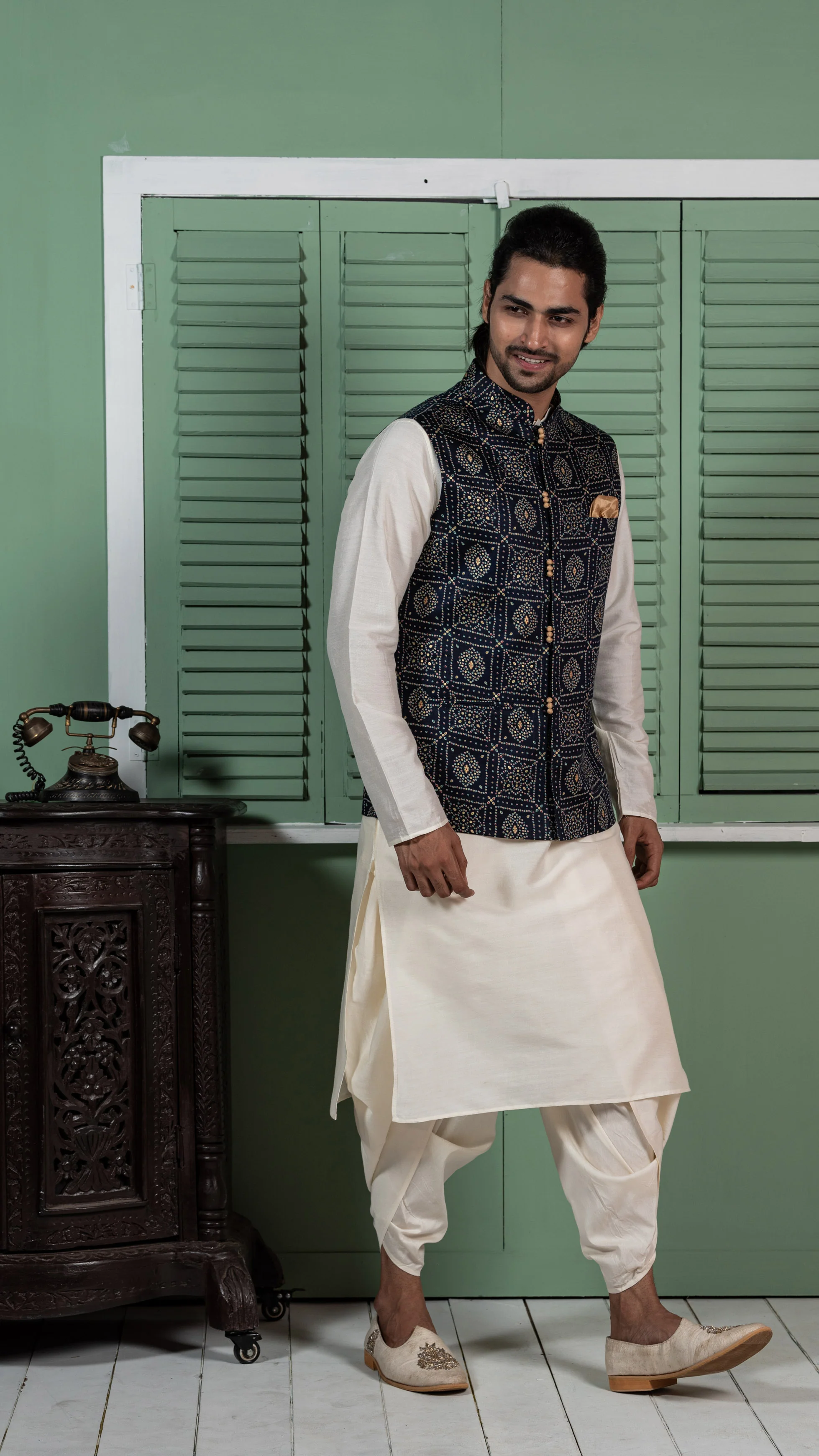 Kisah Men Navy Blue Kurta Jacket Set - Image 2