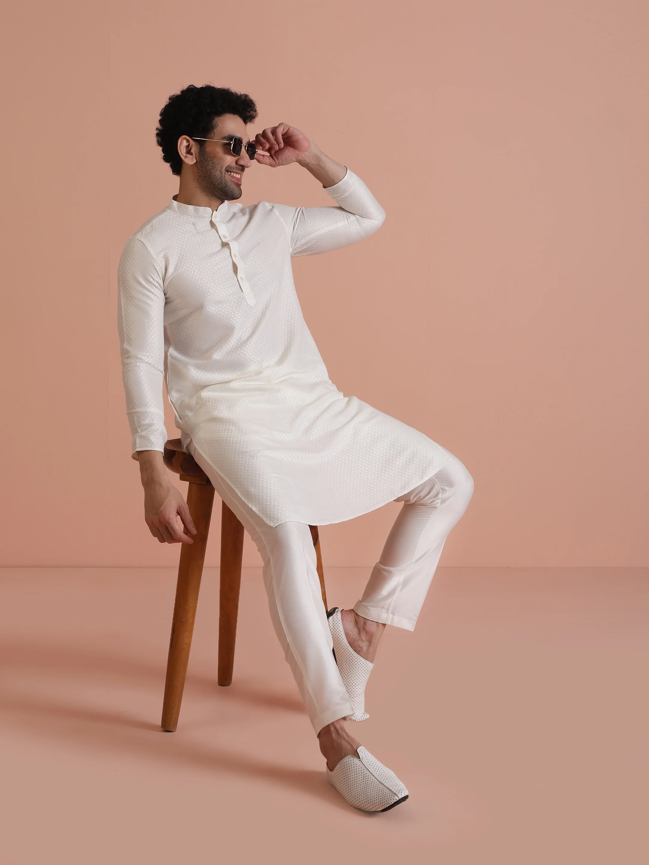 Men White Woven Design Kurta - Image 7