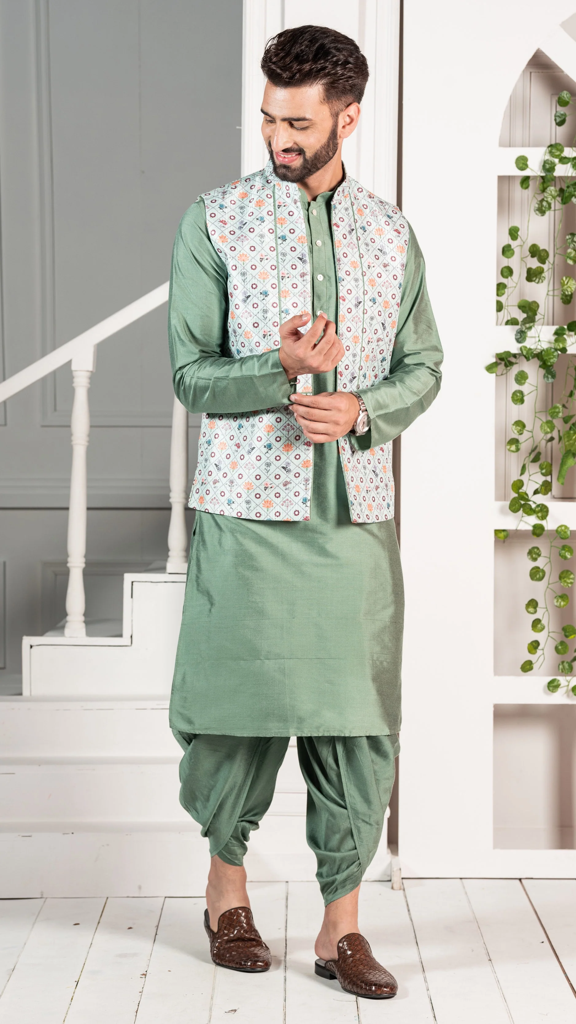 Men Green Kurta Jacket Set - Image 2