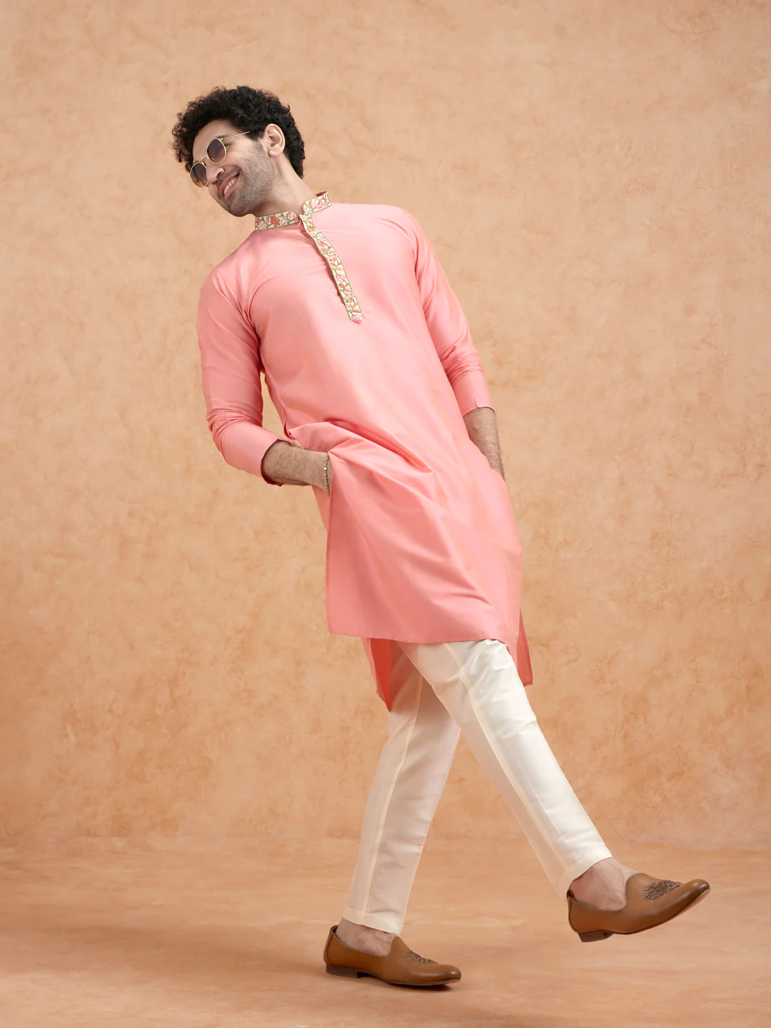 Men's Pink Kurta Trousers Set - Image 3