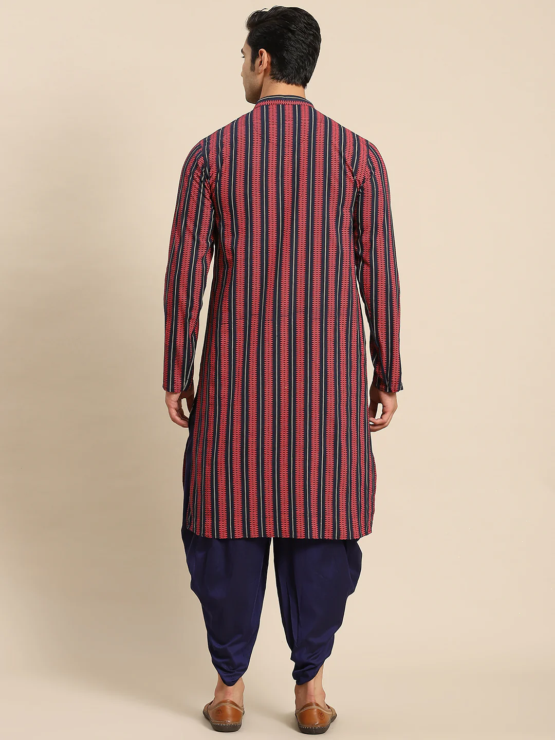 Kisah Men Red Kurta Set - Image 7