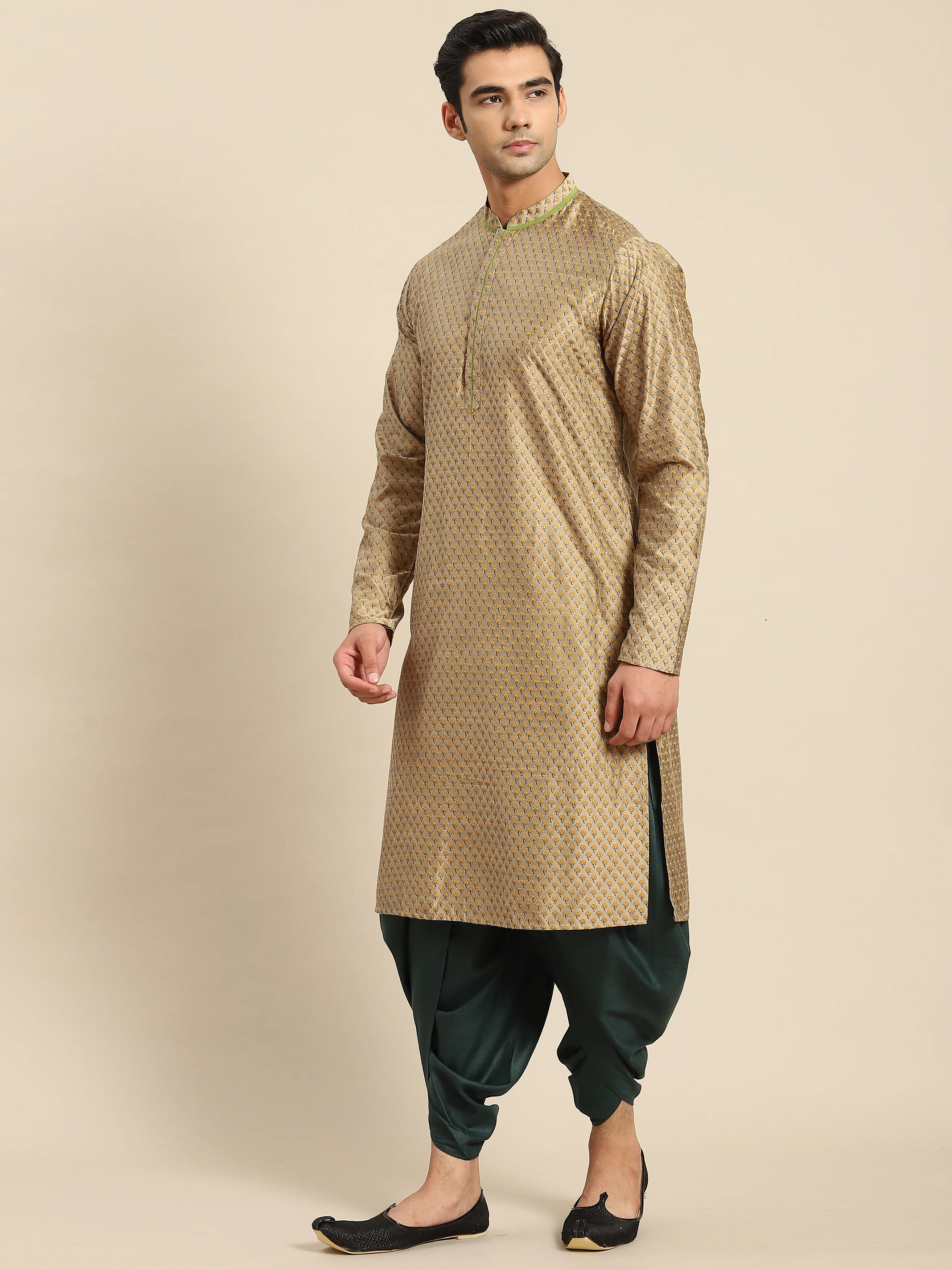 Men Gold Stripes Kurta - Image 3