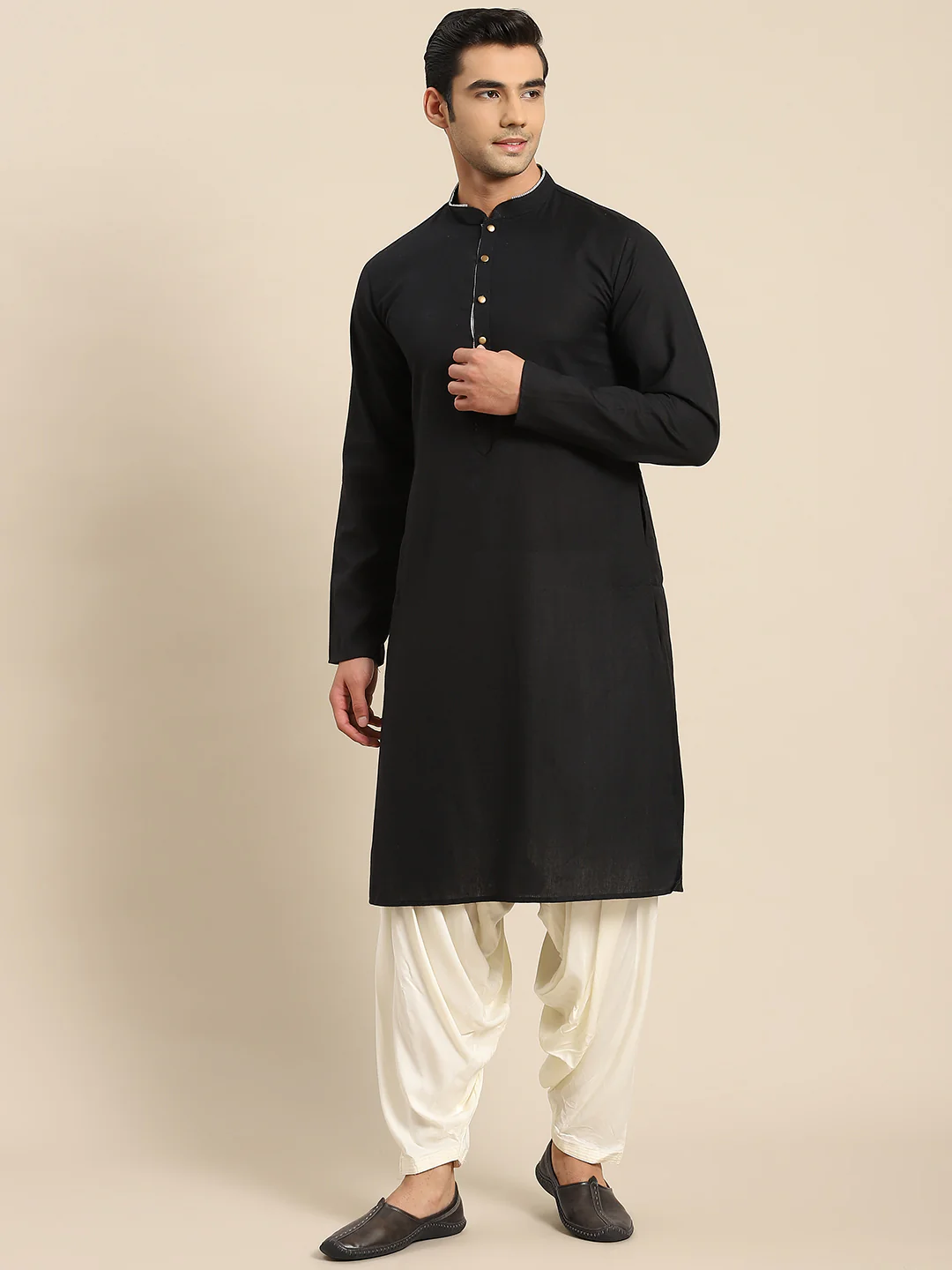 Kisah Men Black Kurta (Set of 1) - Image 6