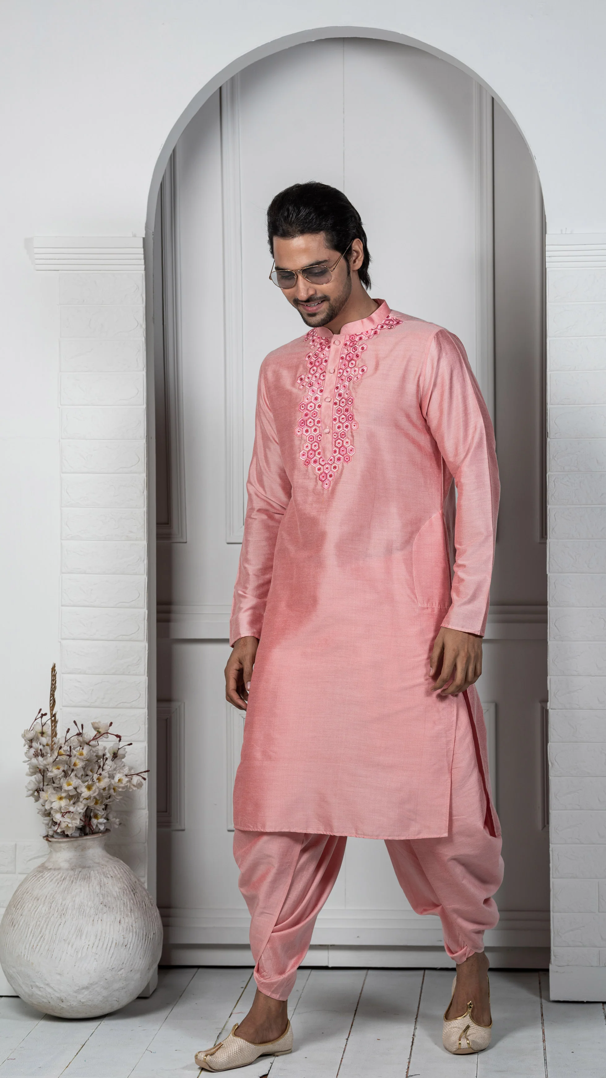 Kisah Men Pink Kurta (Set of 1)