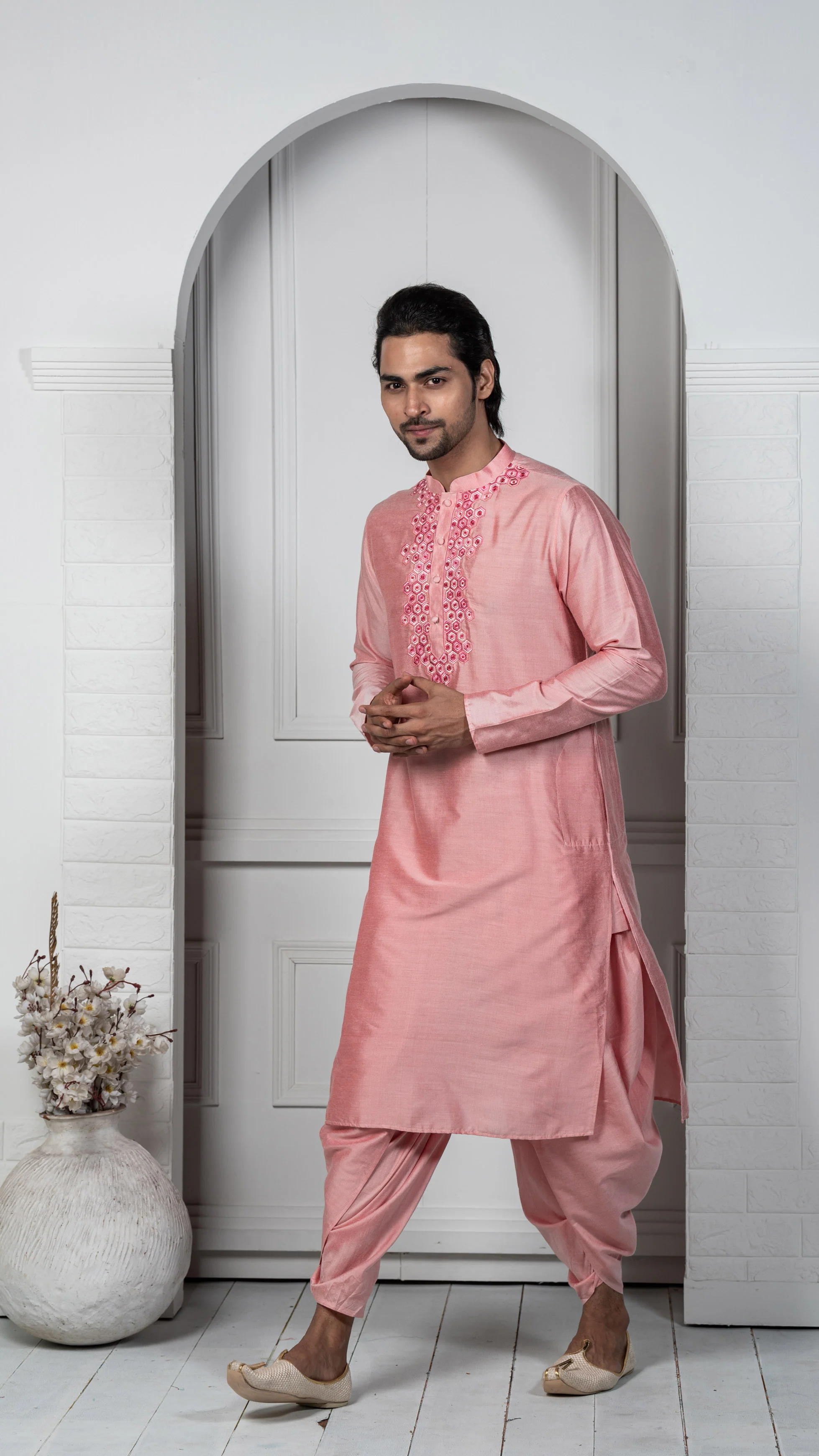 Kisah Men Pink Kurta (Set of 1) - Image 4