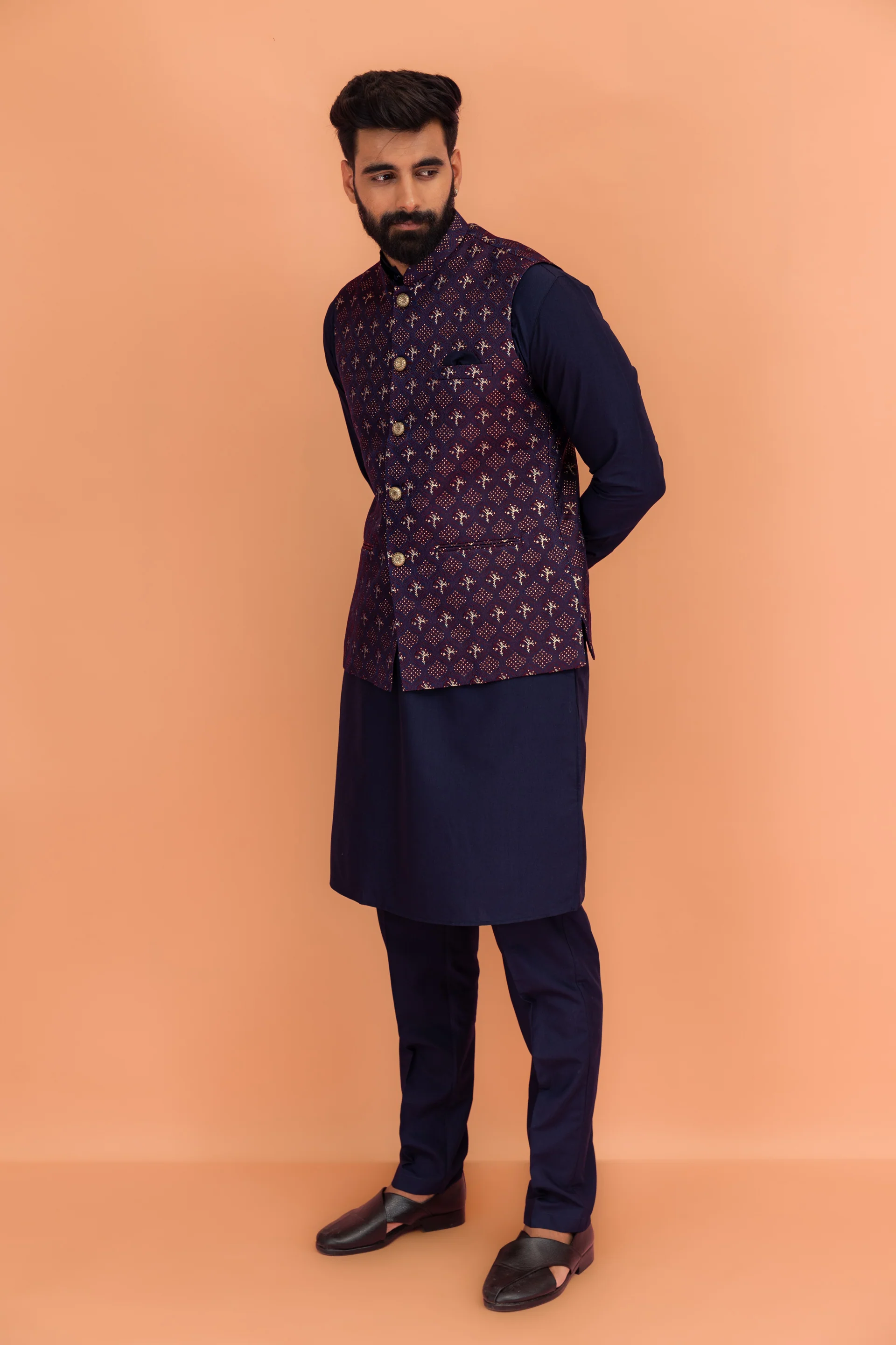 Maroon Textured Jacket Kurta Trouser Set - Image 3