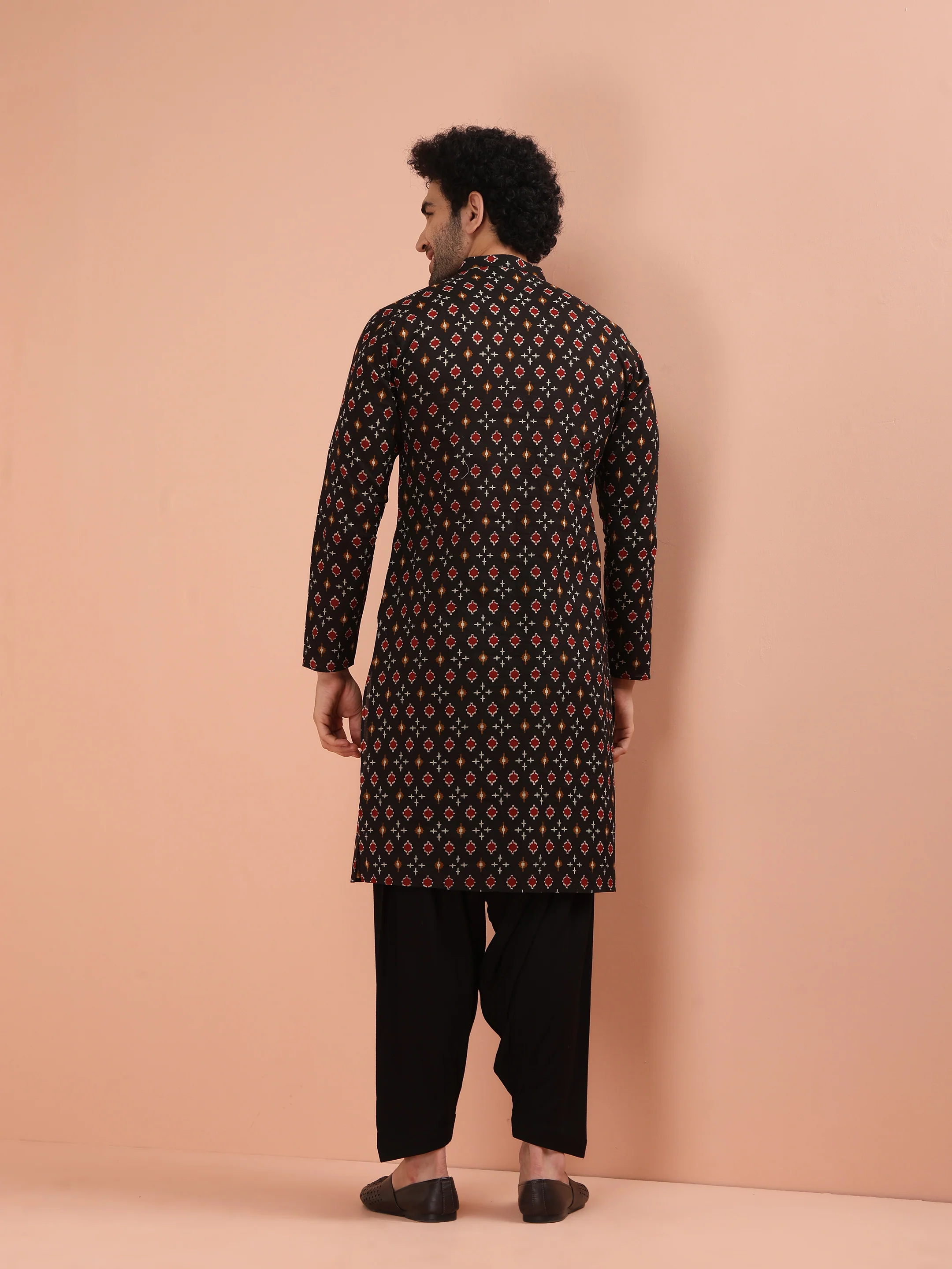 Men Black Printed Kurta Patiyala Set with Ethnic Motifs - Image 4