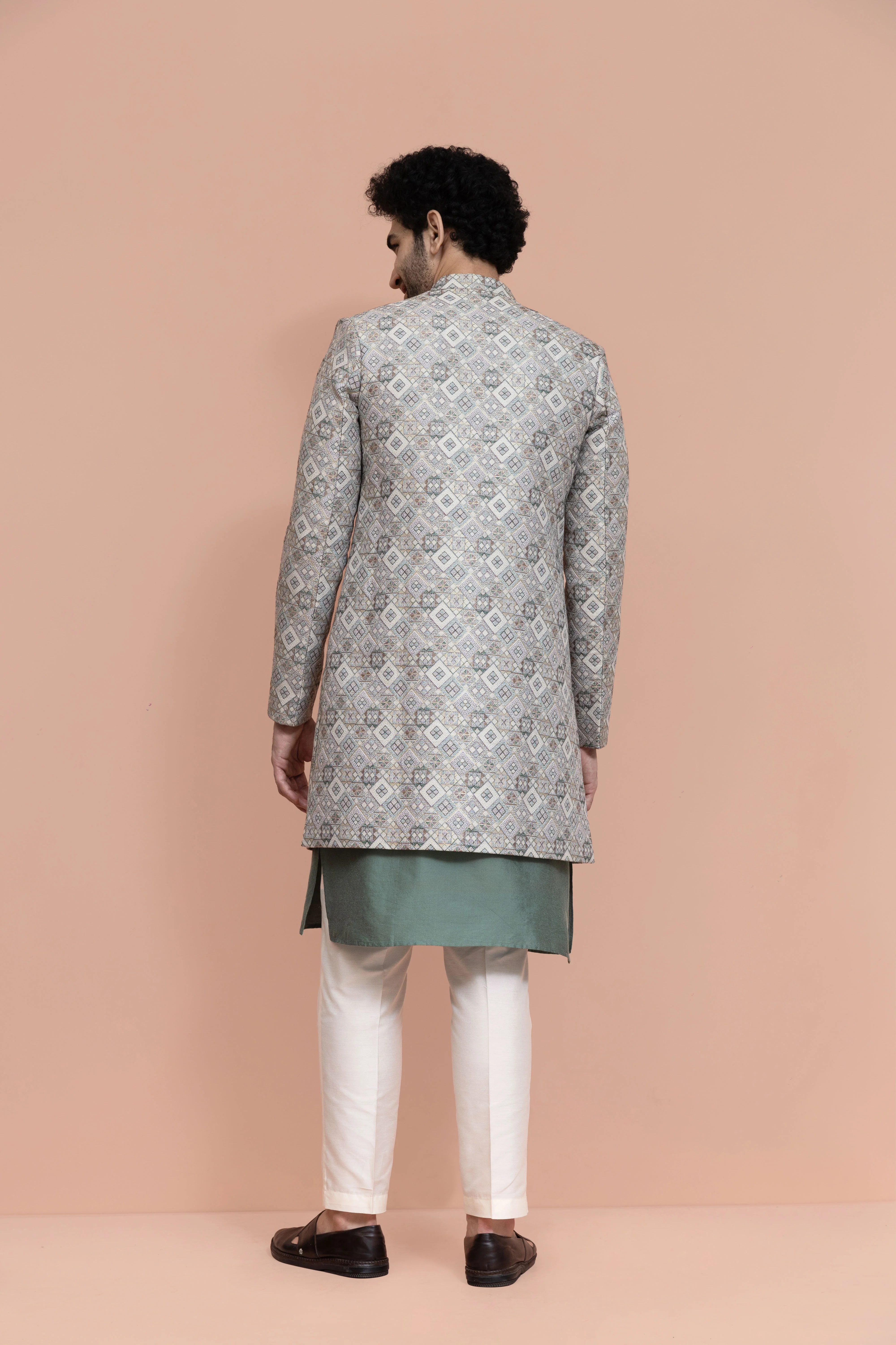Men Off White Geometric Kurta Indo-western Trouser Set - Image 4
