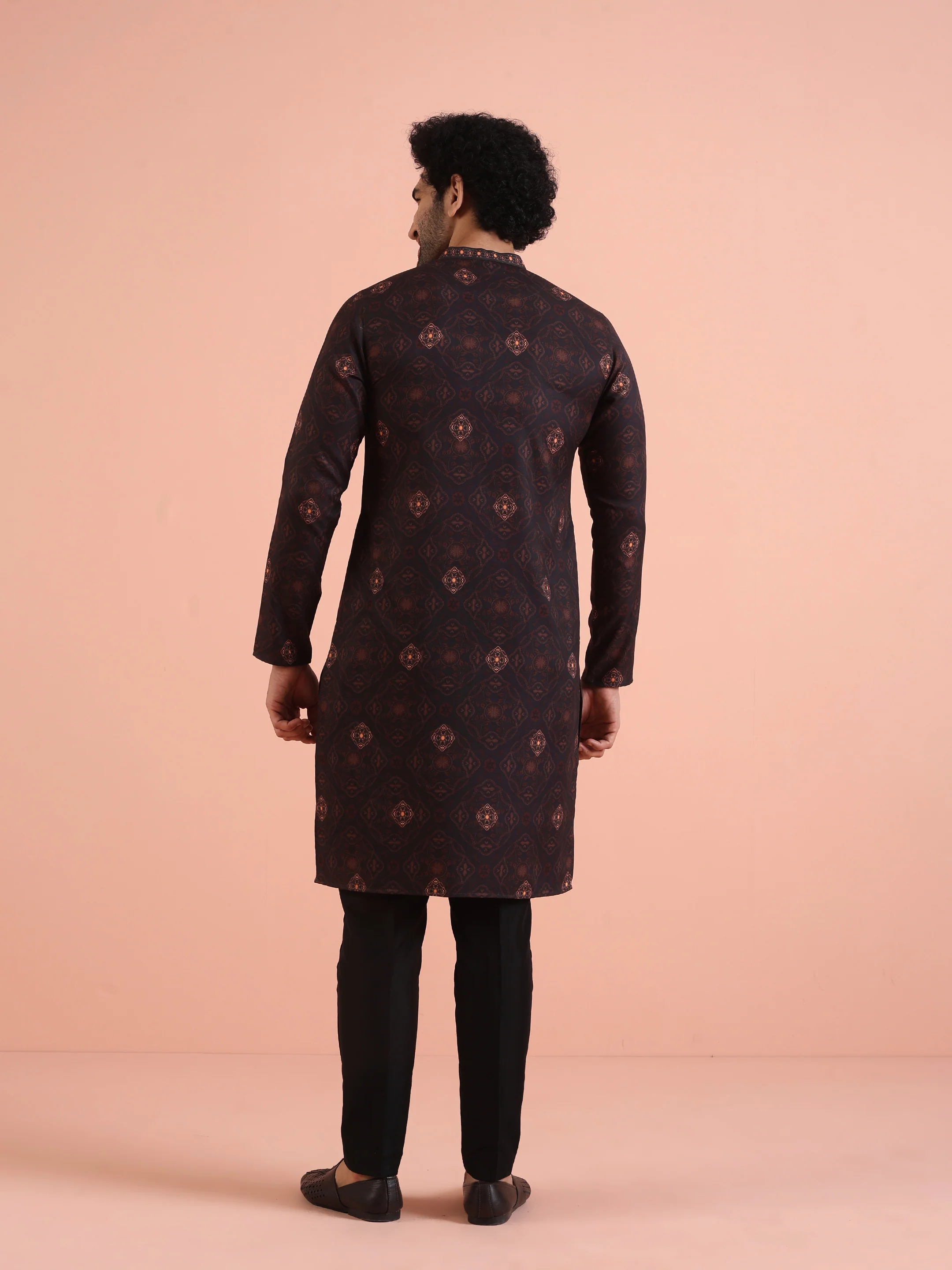Men Black Printed Geometric Kurta - Image 4