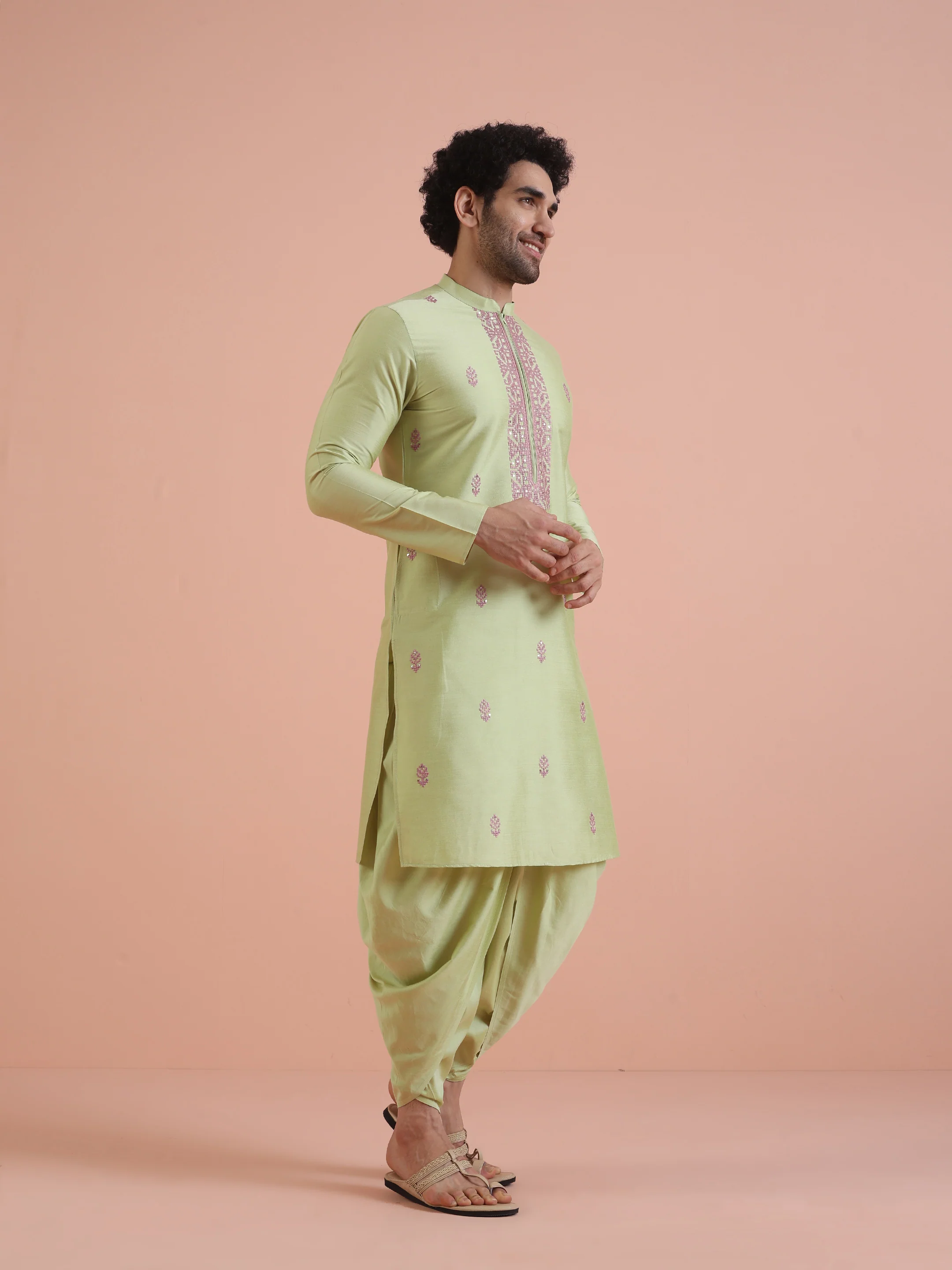 Men Green Embroidered Ethnic Motifs Kurta - Image 2