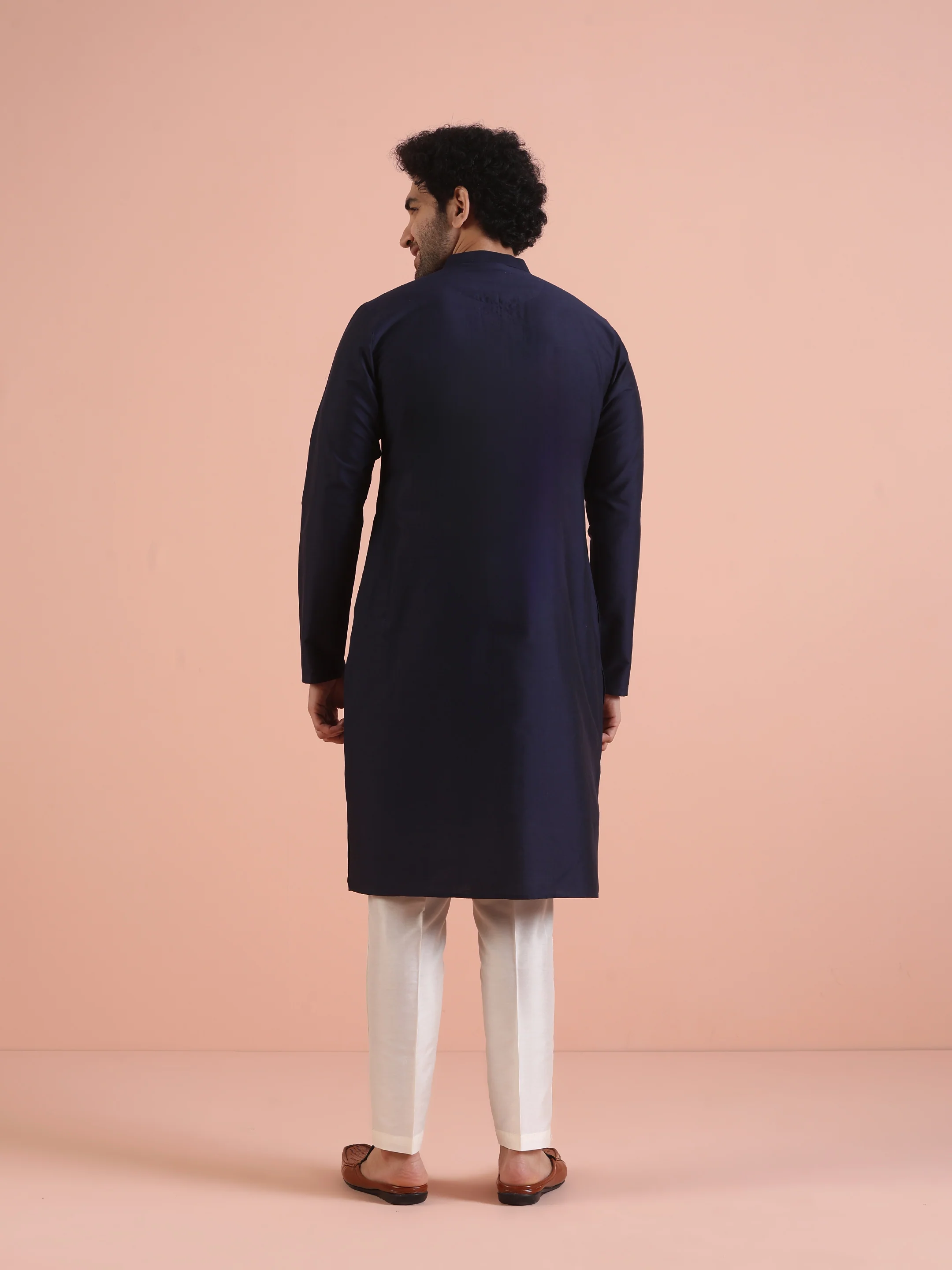 Men Navy Blue Pleated Pleated Kurta Trouser Set - Image 4