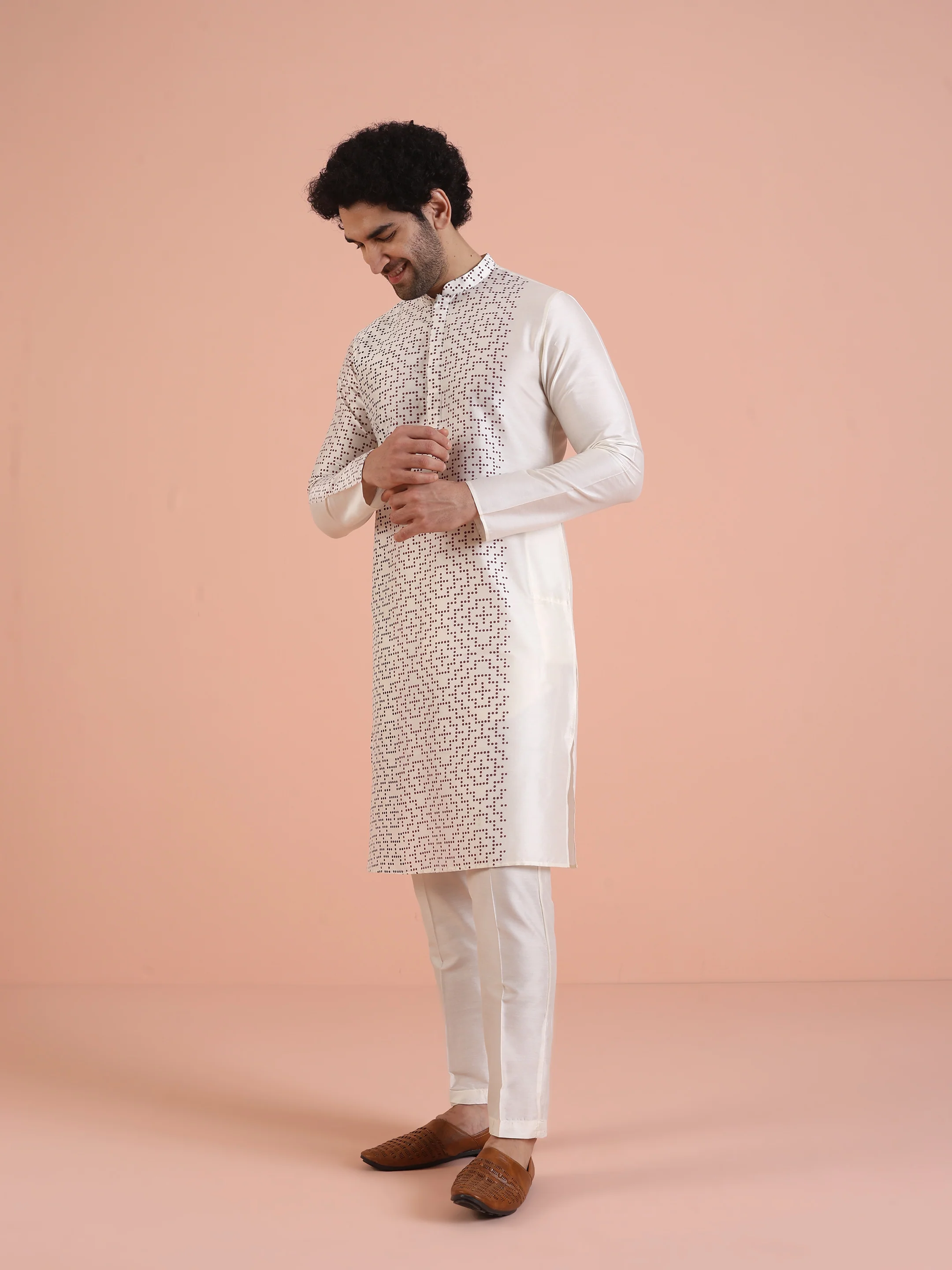 Men Off White Printed Kurta with Geometric - Image 3