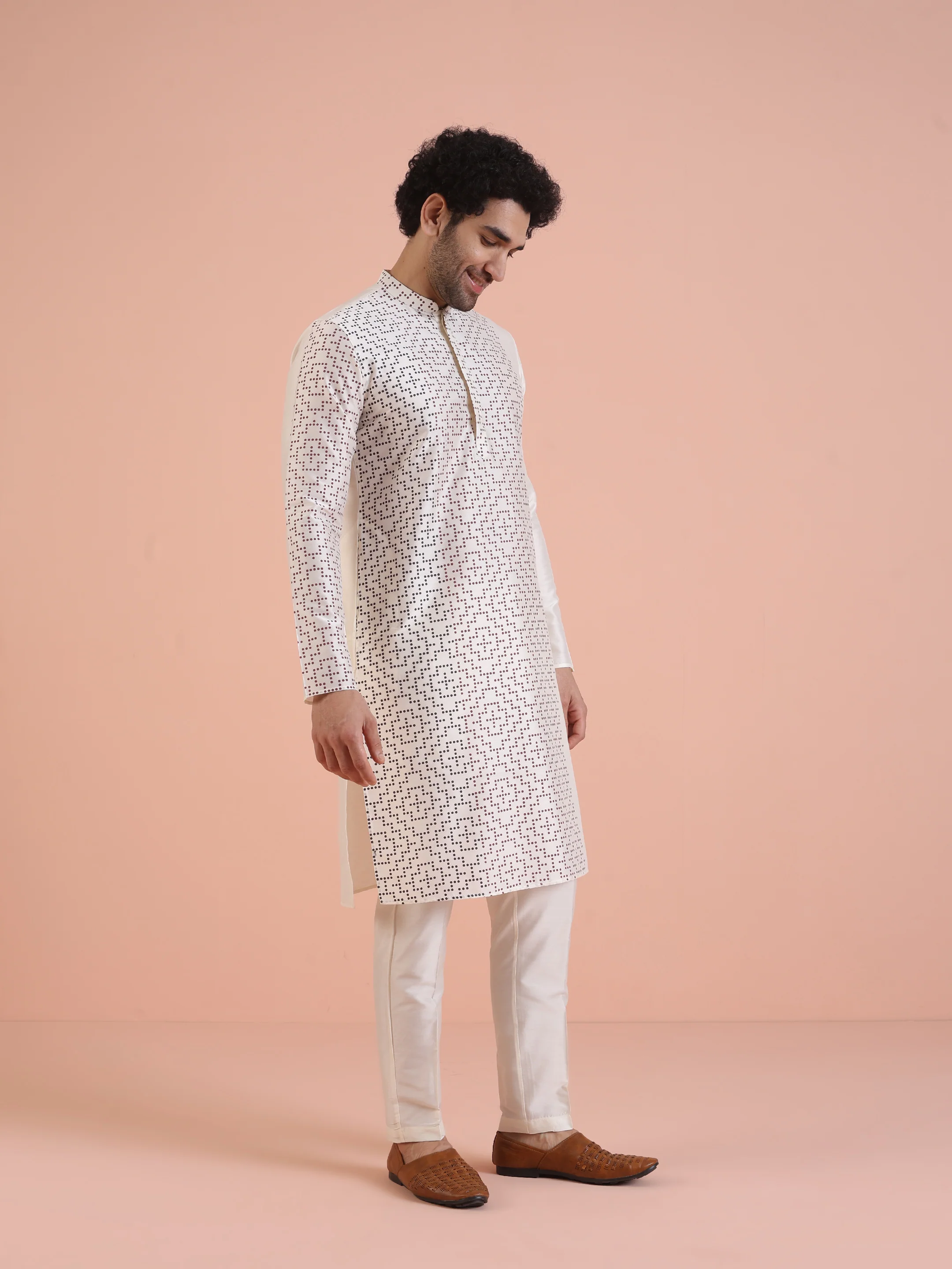 Men Off White Printed Kurta Trouser Set with Geometric - Image 2