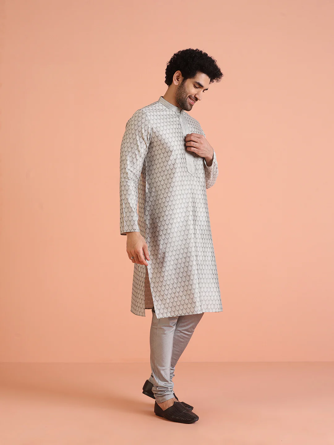 Men Grey Jacquard Ethnic Motifs Kurta Churidar Set - Image 3