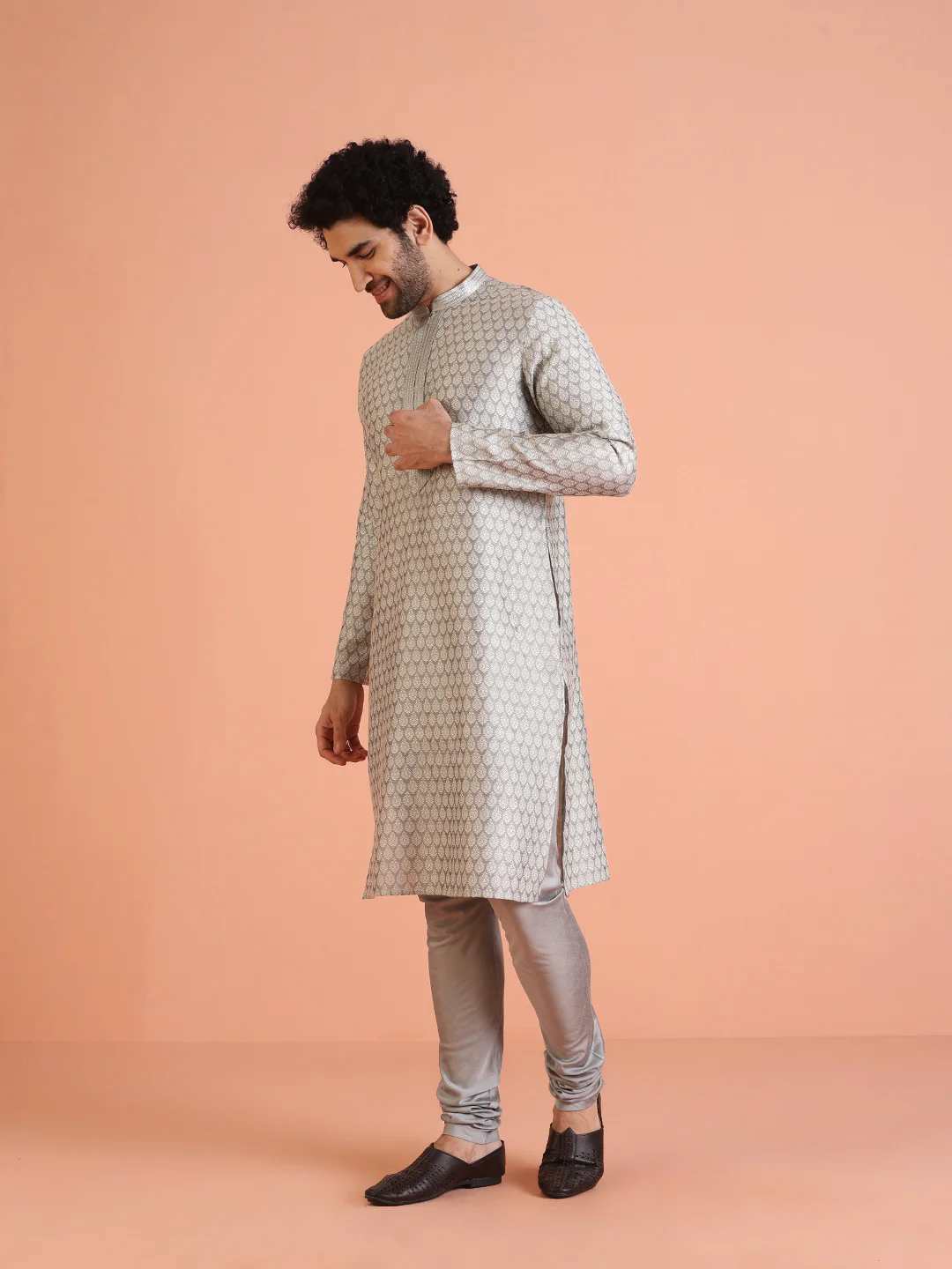 Men Grey Jacquard Ethnic Motifs Kurta Churidar Set - Image 4