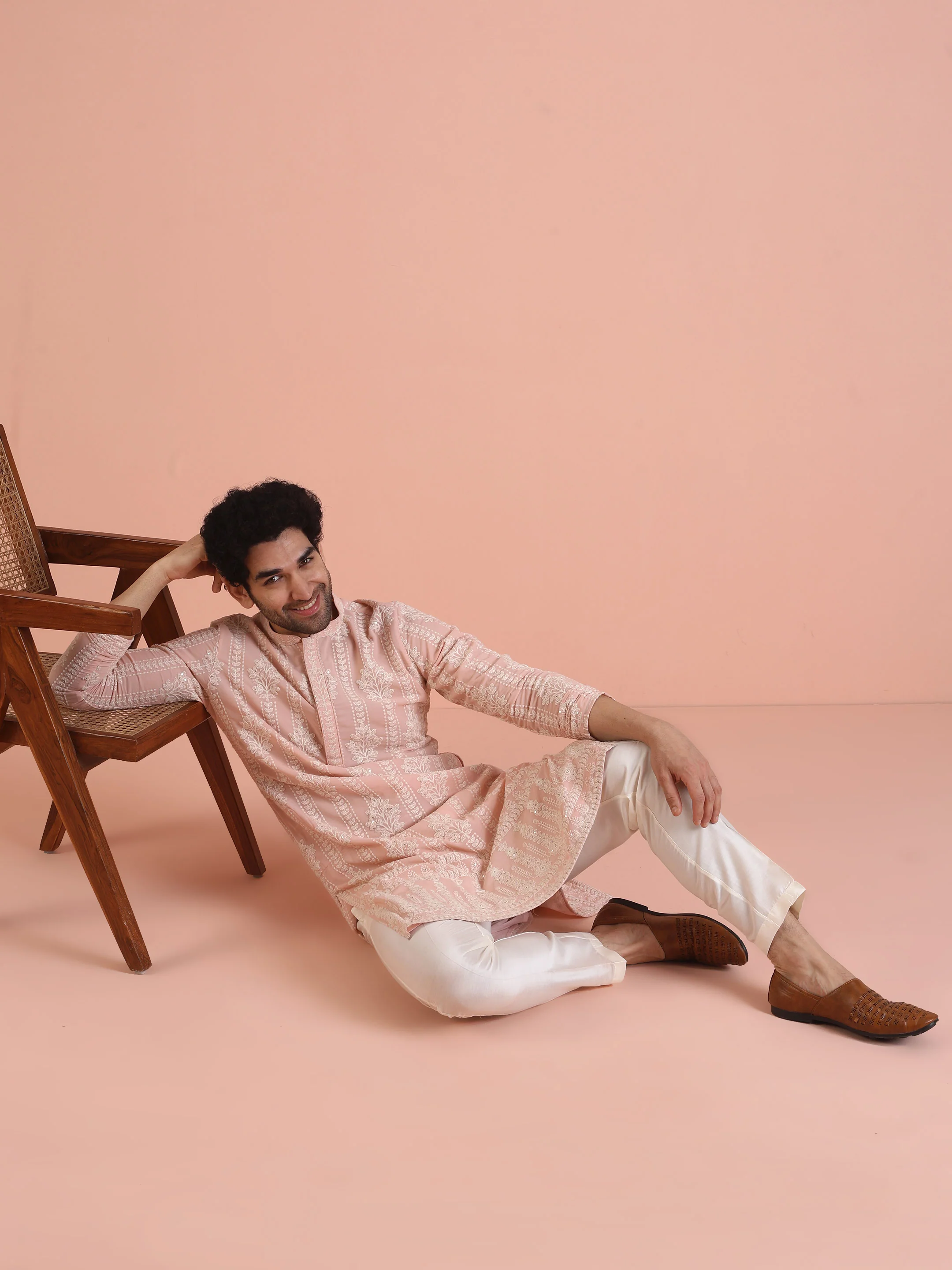 Men Pink Embroidered Chikankari Kurta - Image 7