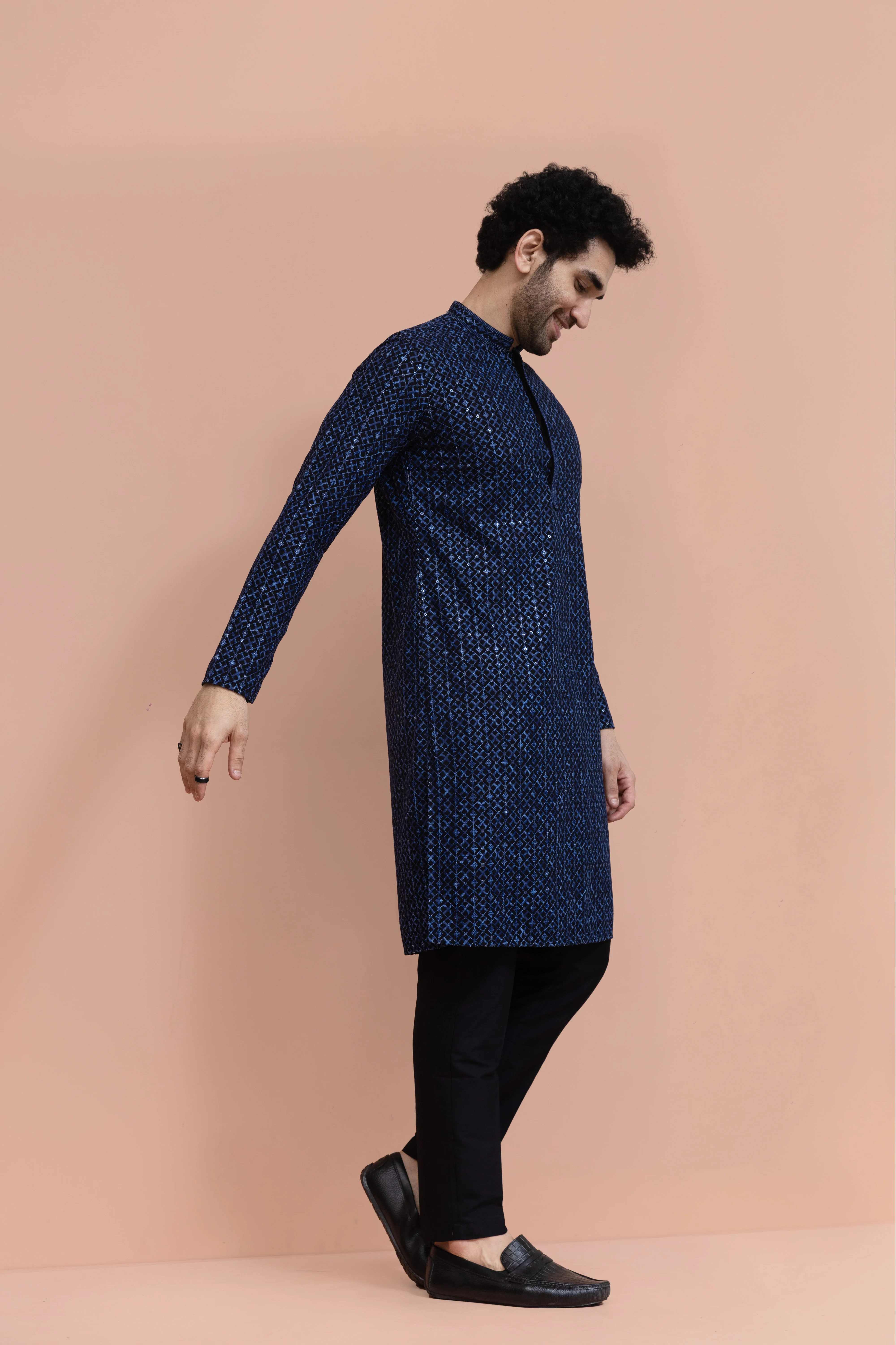Men Blue Geometric Heavy Thread Work Kurta - Image 2