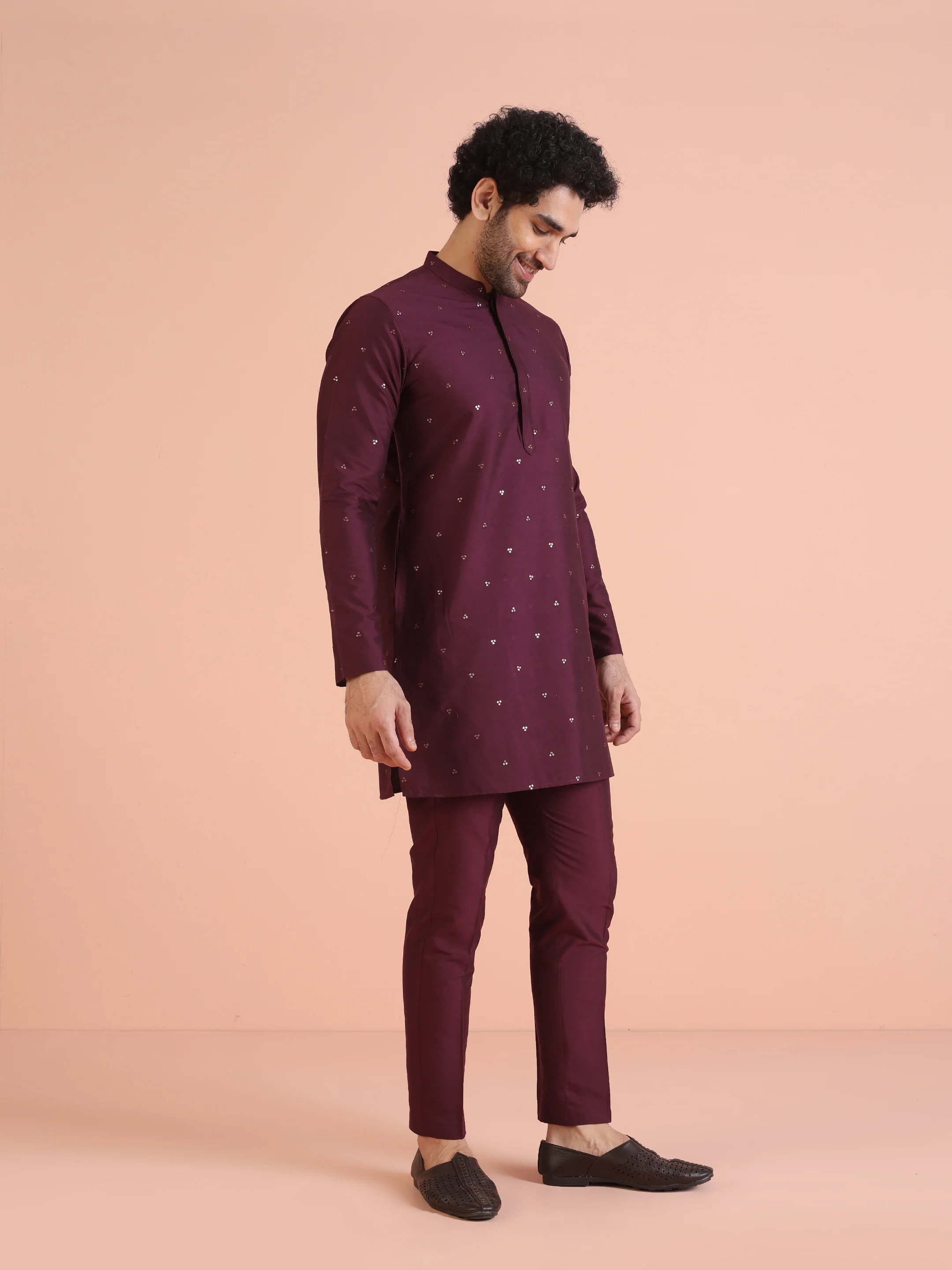 Men Wine Embellished Sequinned Kurta Trouser Set - Image 2