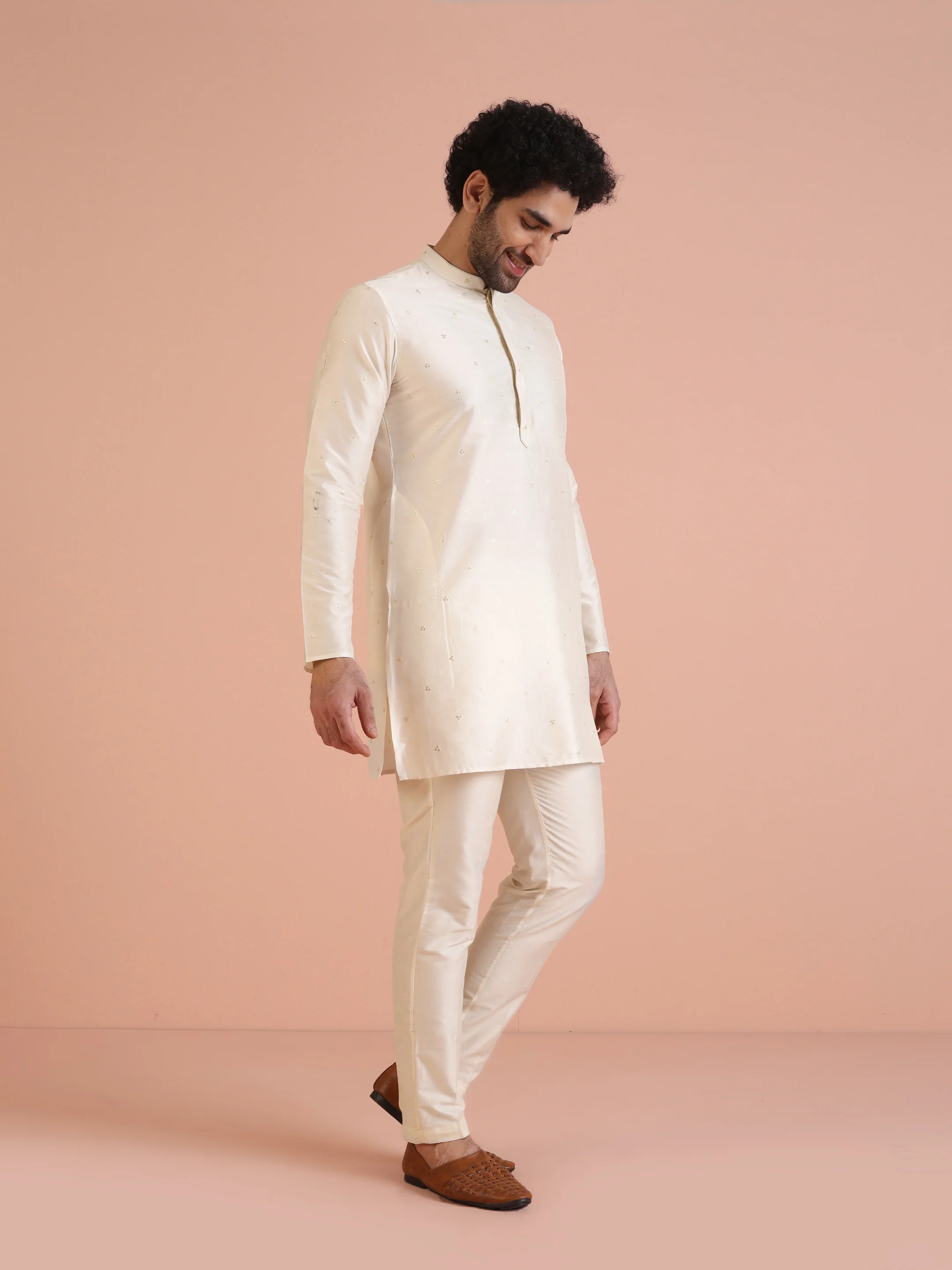 Men Off White Embroidered Kurta with Sequinned - Image 2
