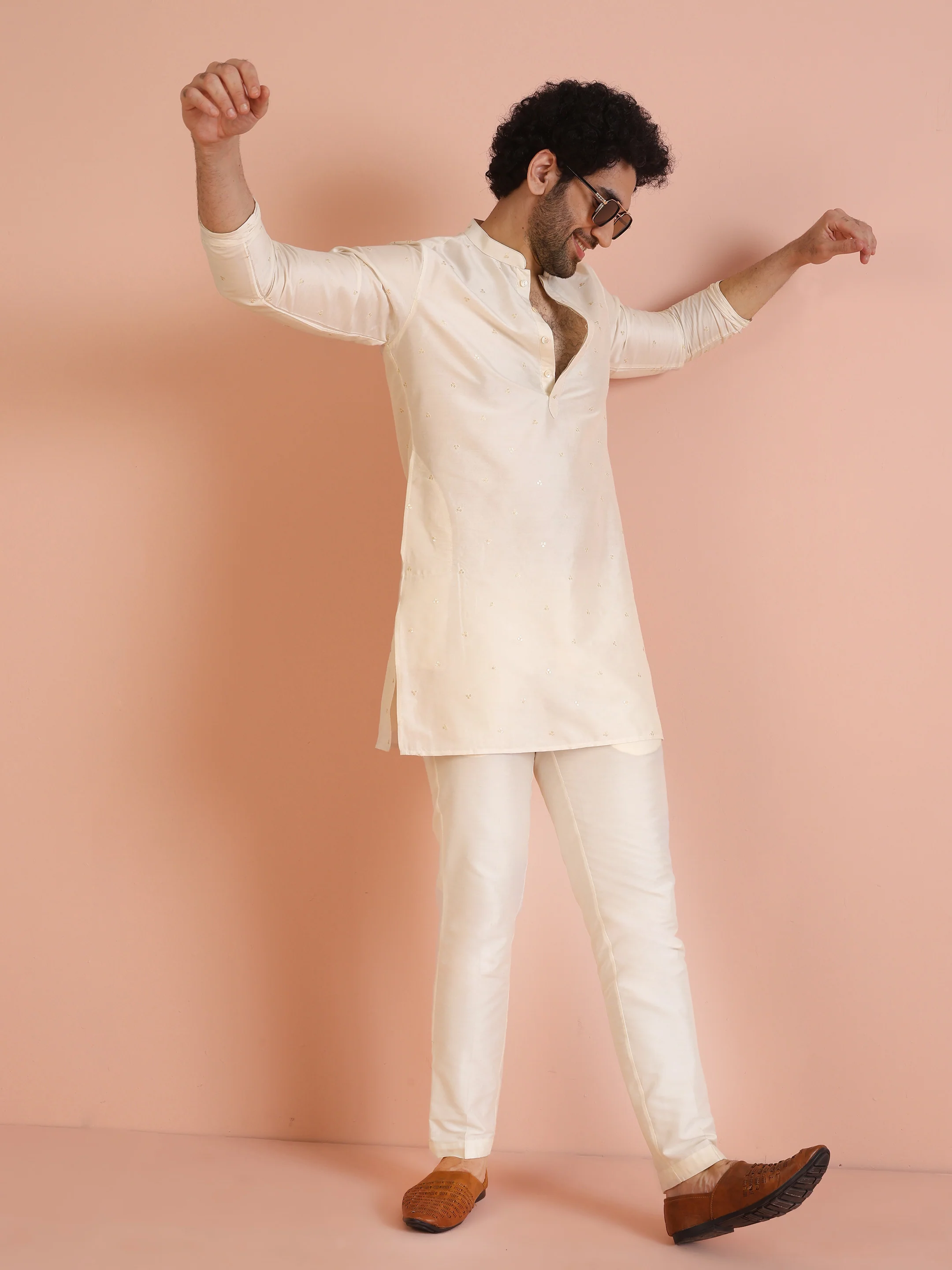 Men Off White Embroidered Kurta with Sequinned - Image 7